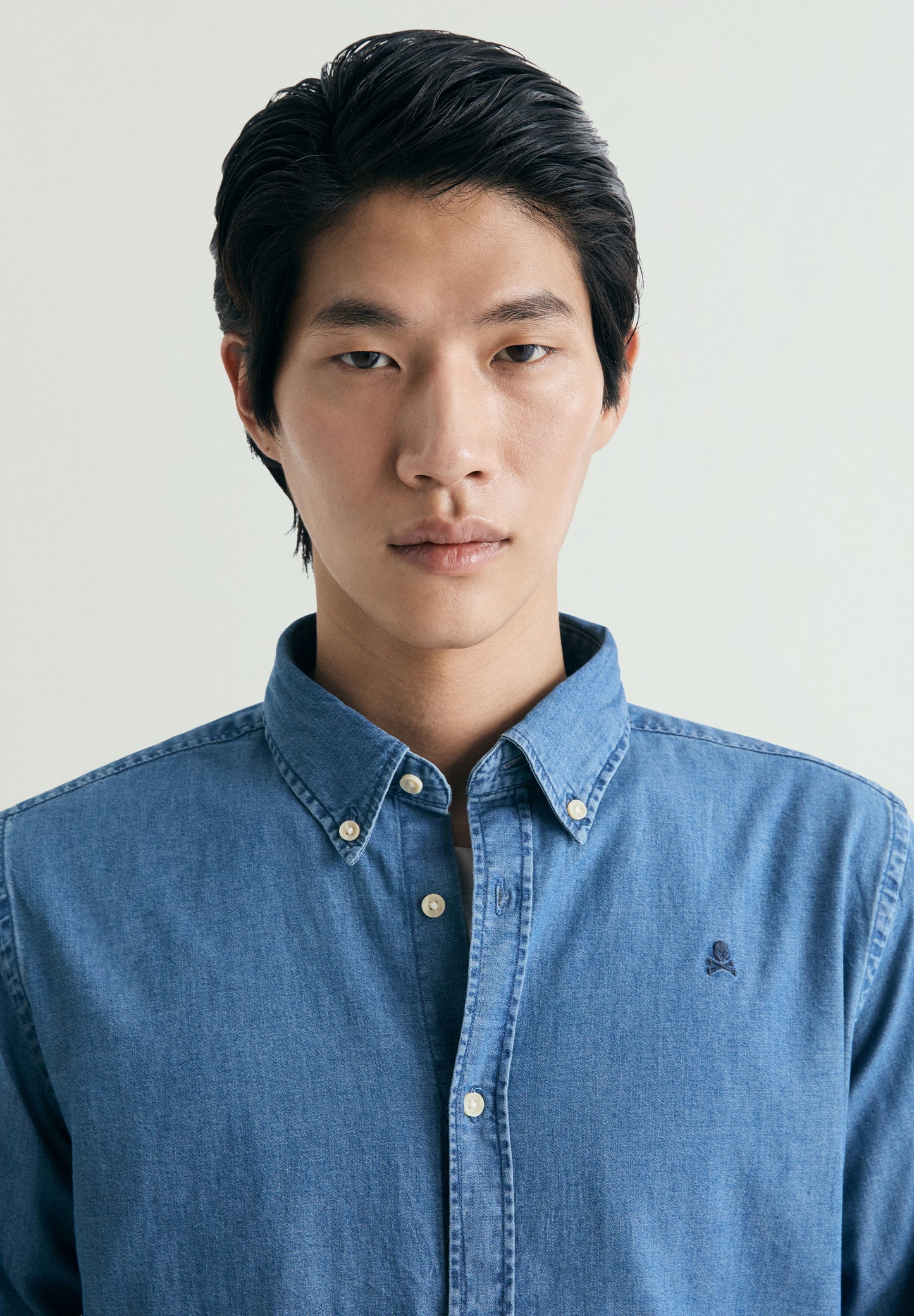 CAMISA DENIM BORDADA CONTRASTE