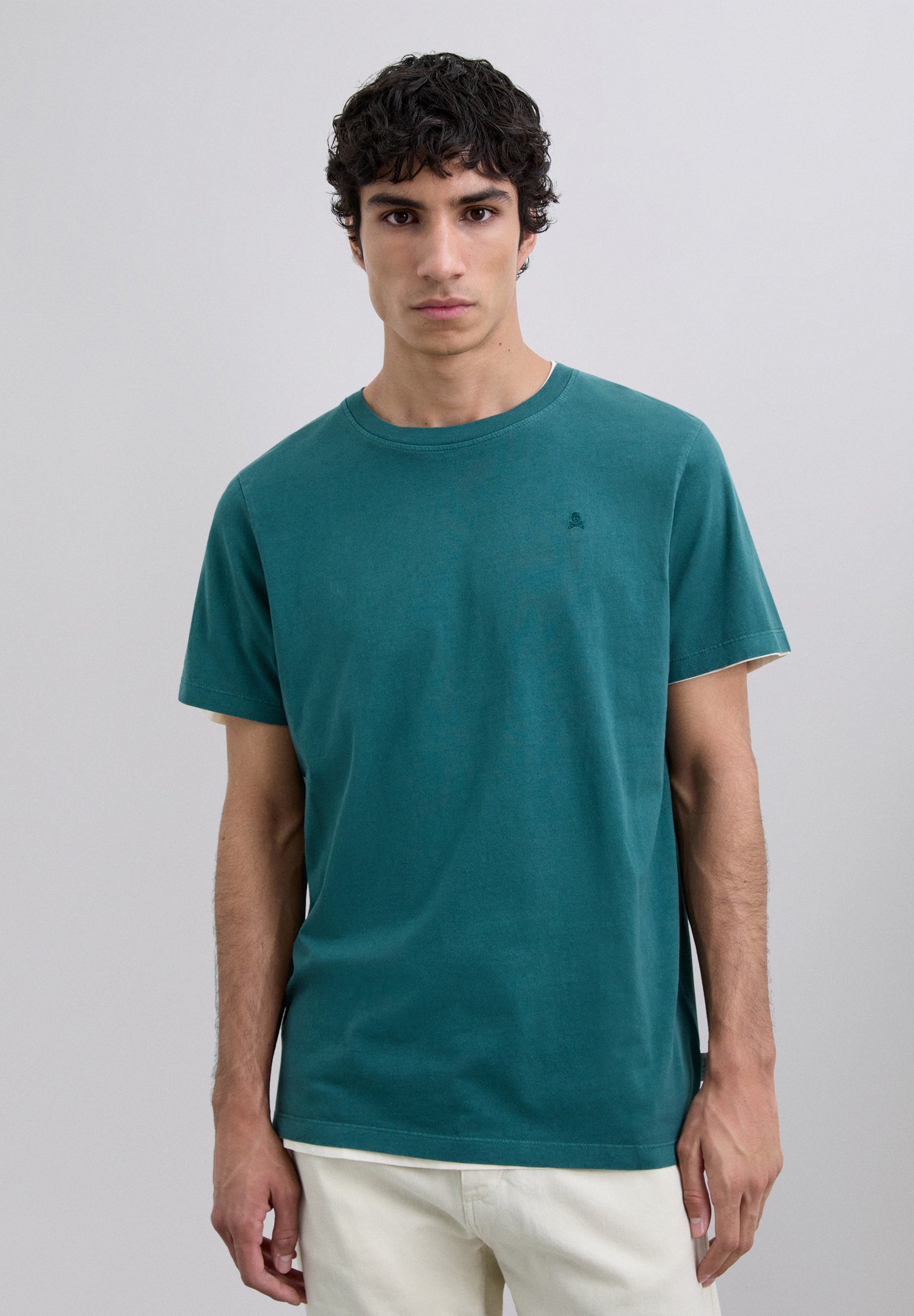 CAMISETA CALAVERA BORDADA TONO