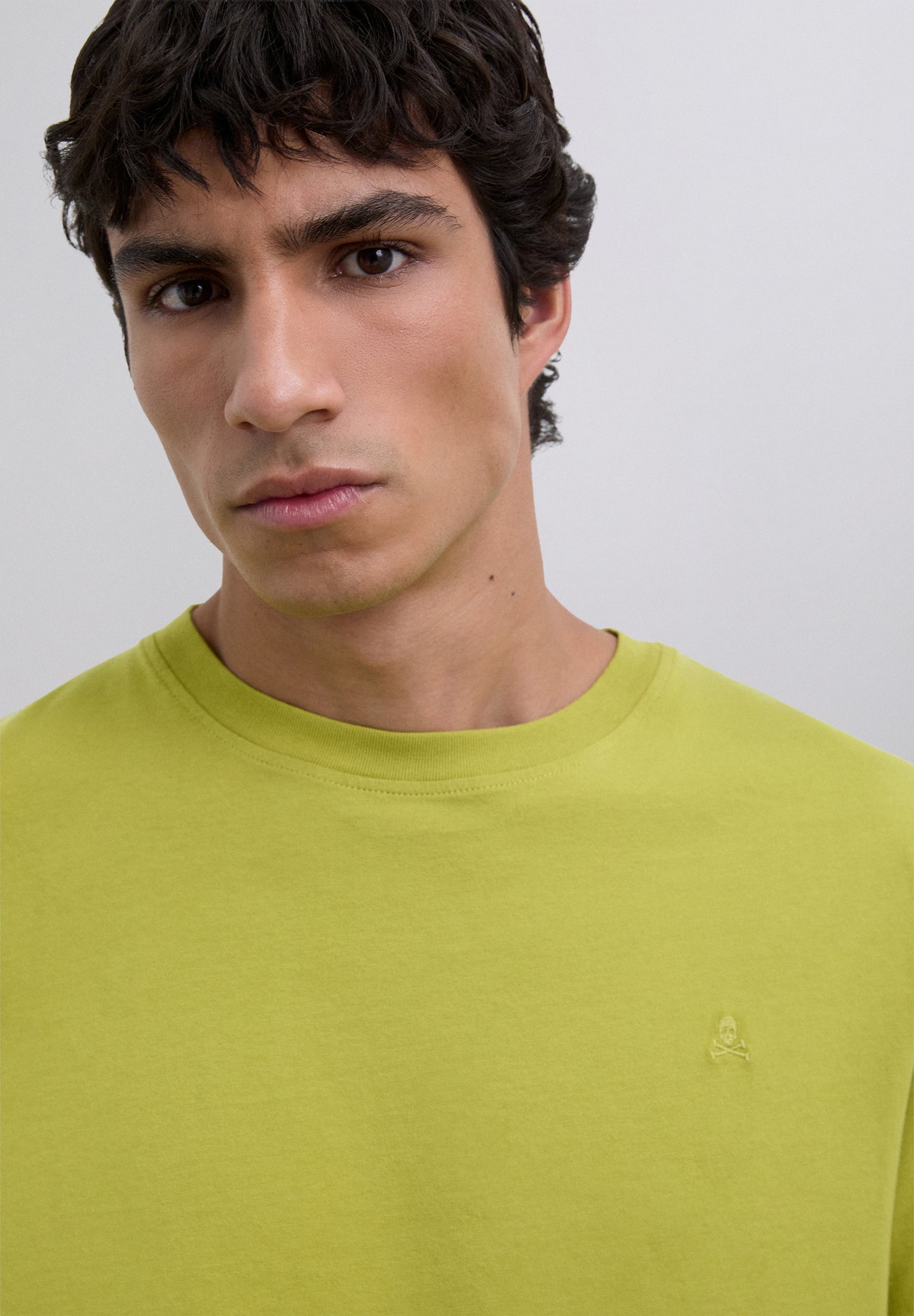 CAMISETA CALAVERA BORDADA