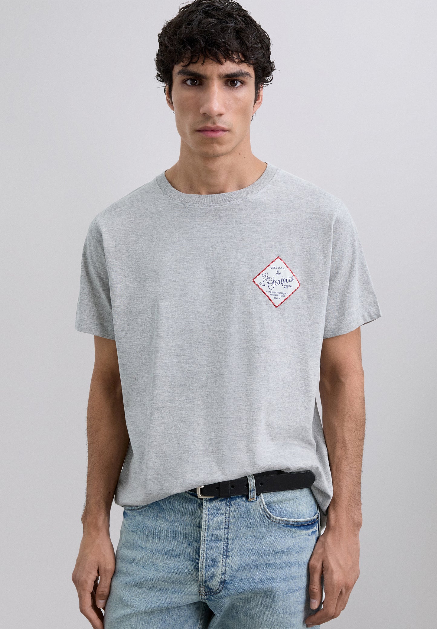 CAMISETA PARCHE BORDADO LOGO