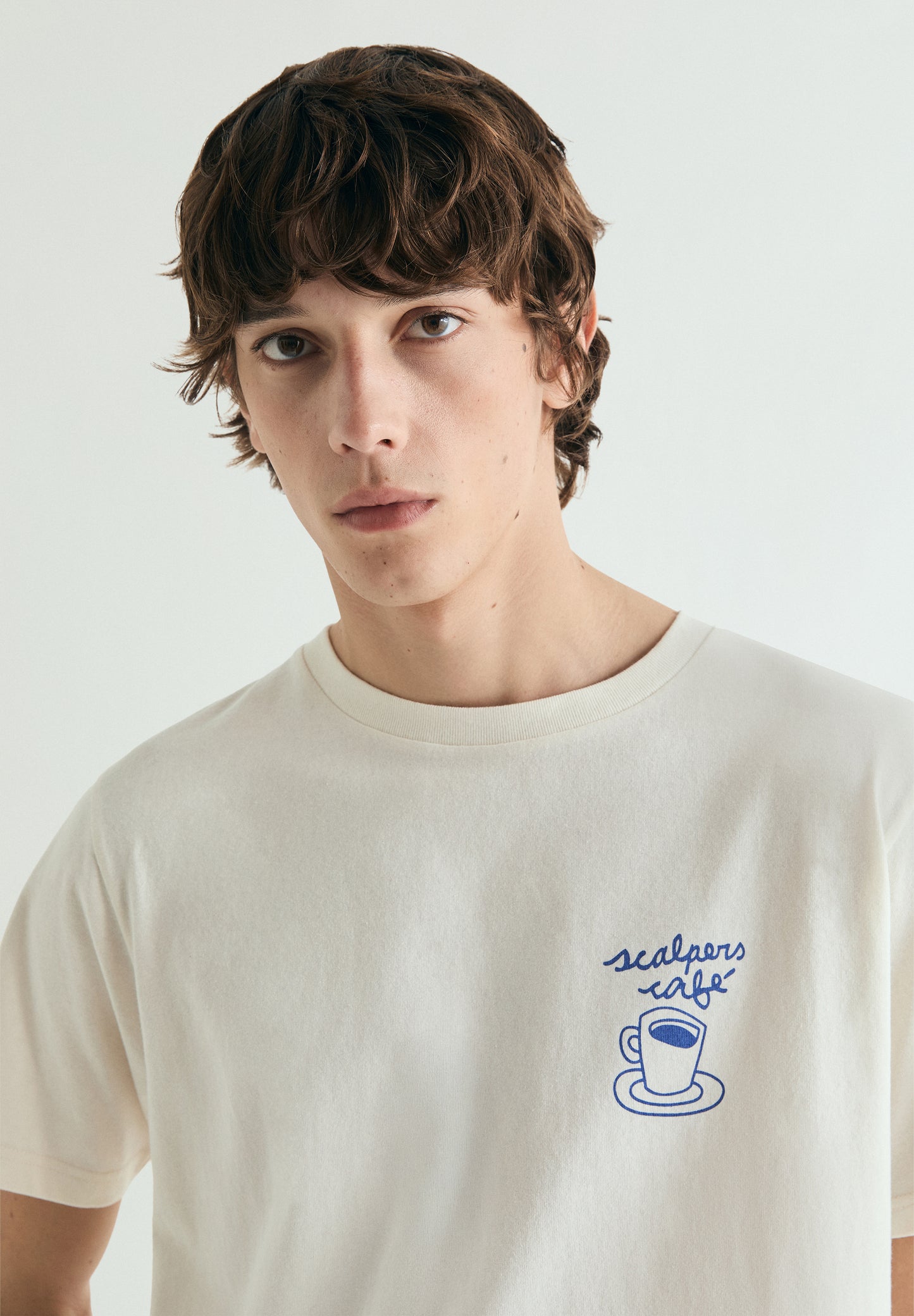 CAMISETA PRINT SCALPERS CAFÉ