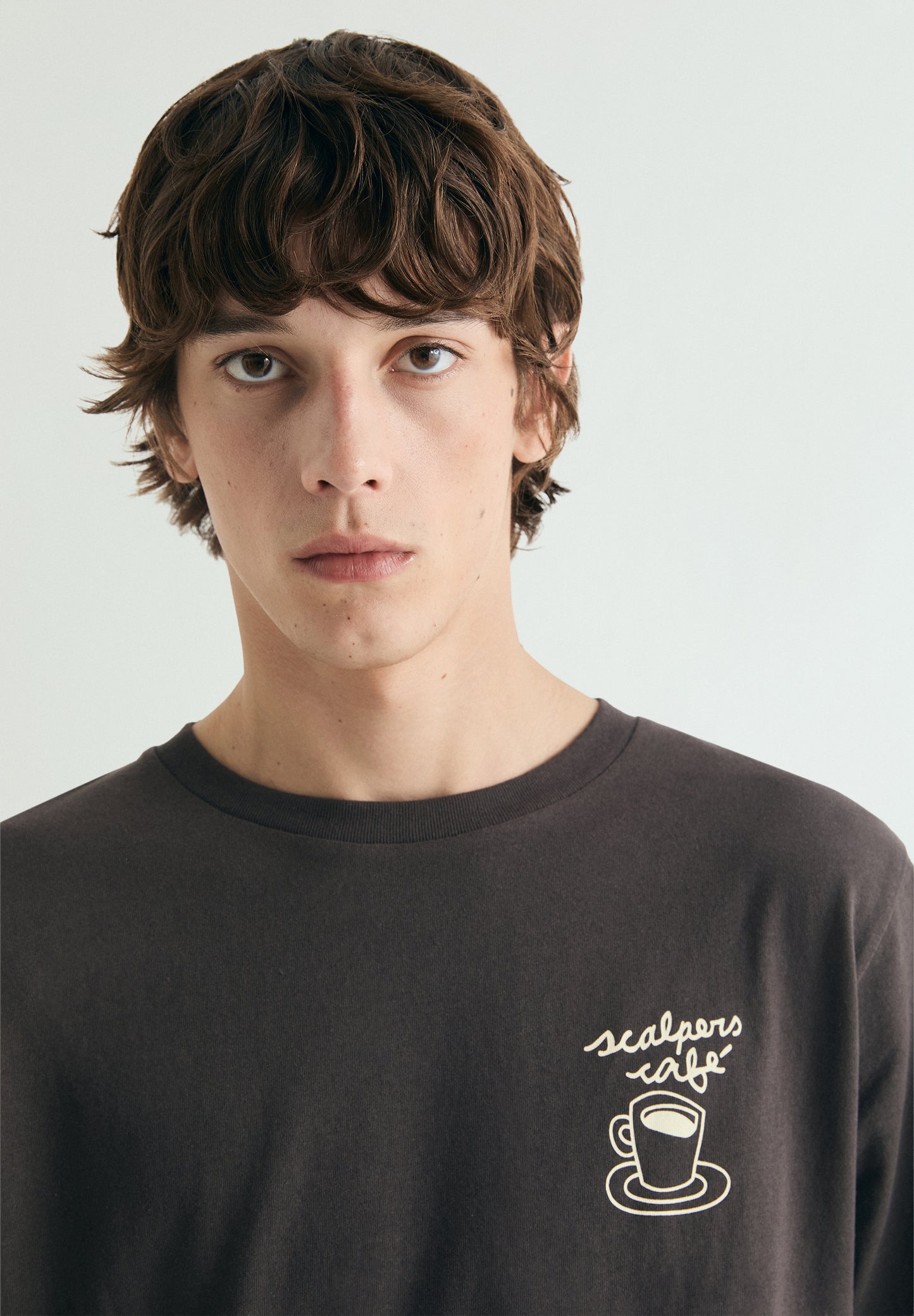 CAMISETA PRINT SCALPERS CAFÉ