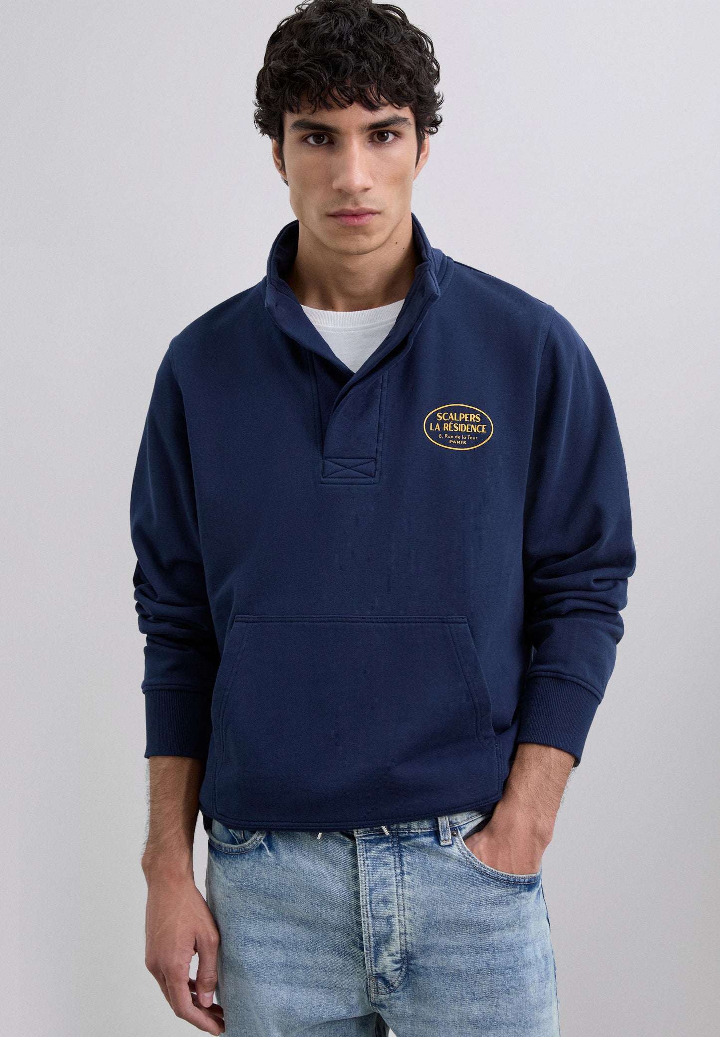 SUDADERA CUELLO ALTO LOGO
