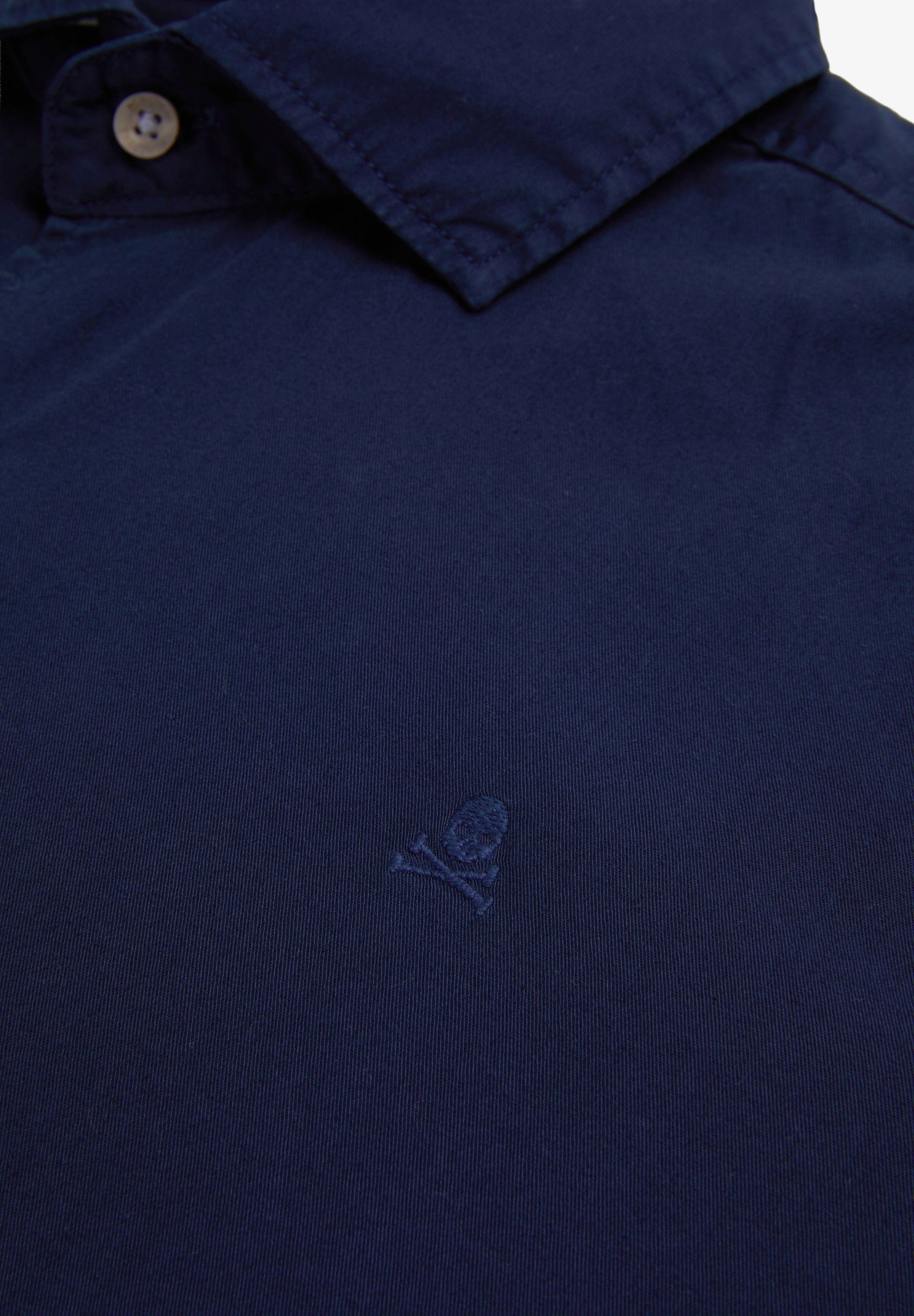 CAMISA CALAVERA BORDADA - Scalpers