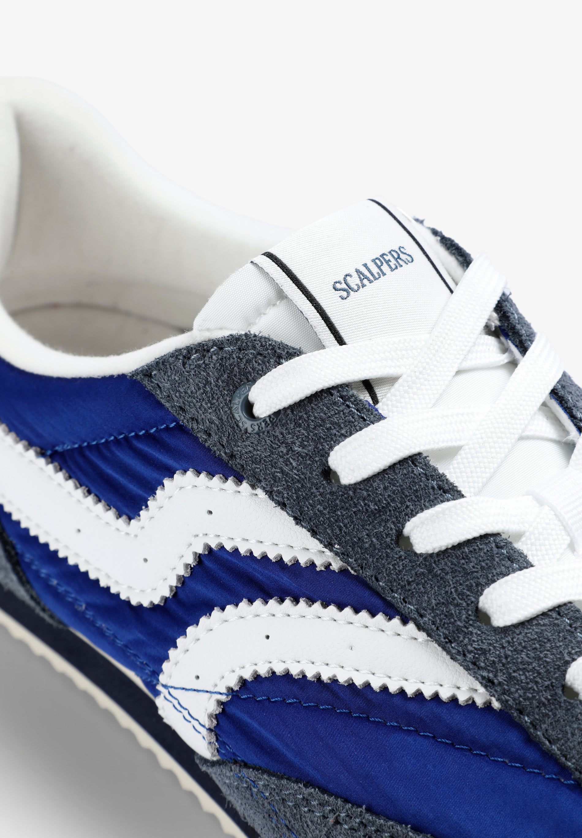 SNEAKERS ESTILO RETRO - Scalpers