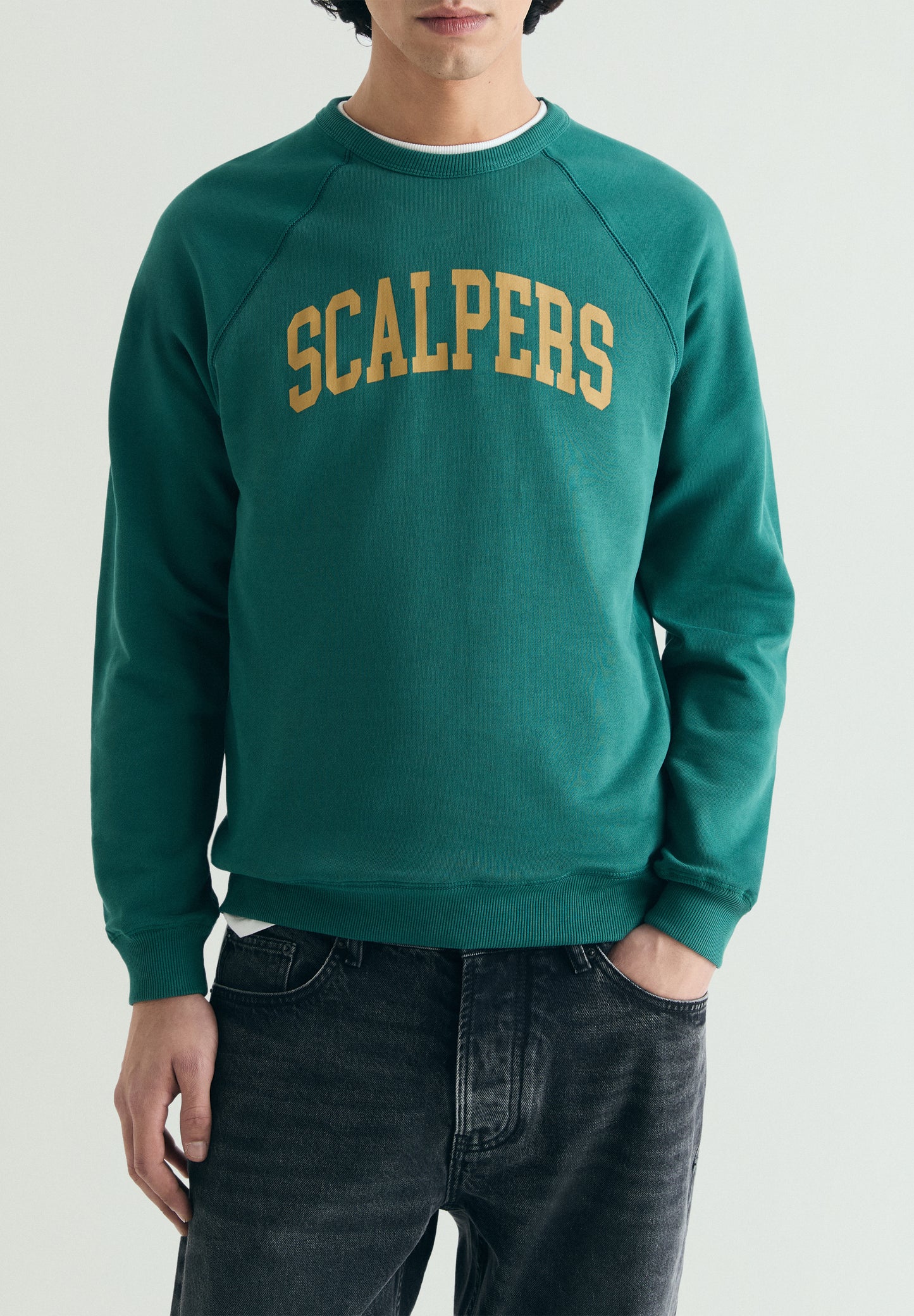 SUDADERA ESTAMPADA VARSITY