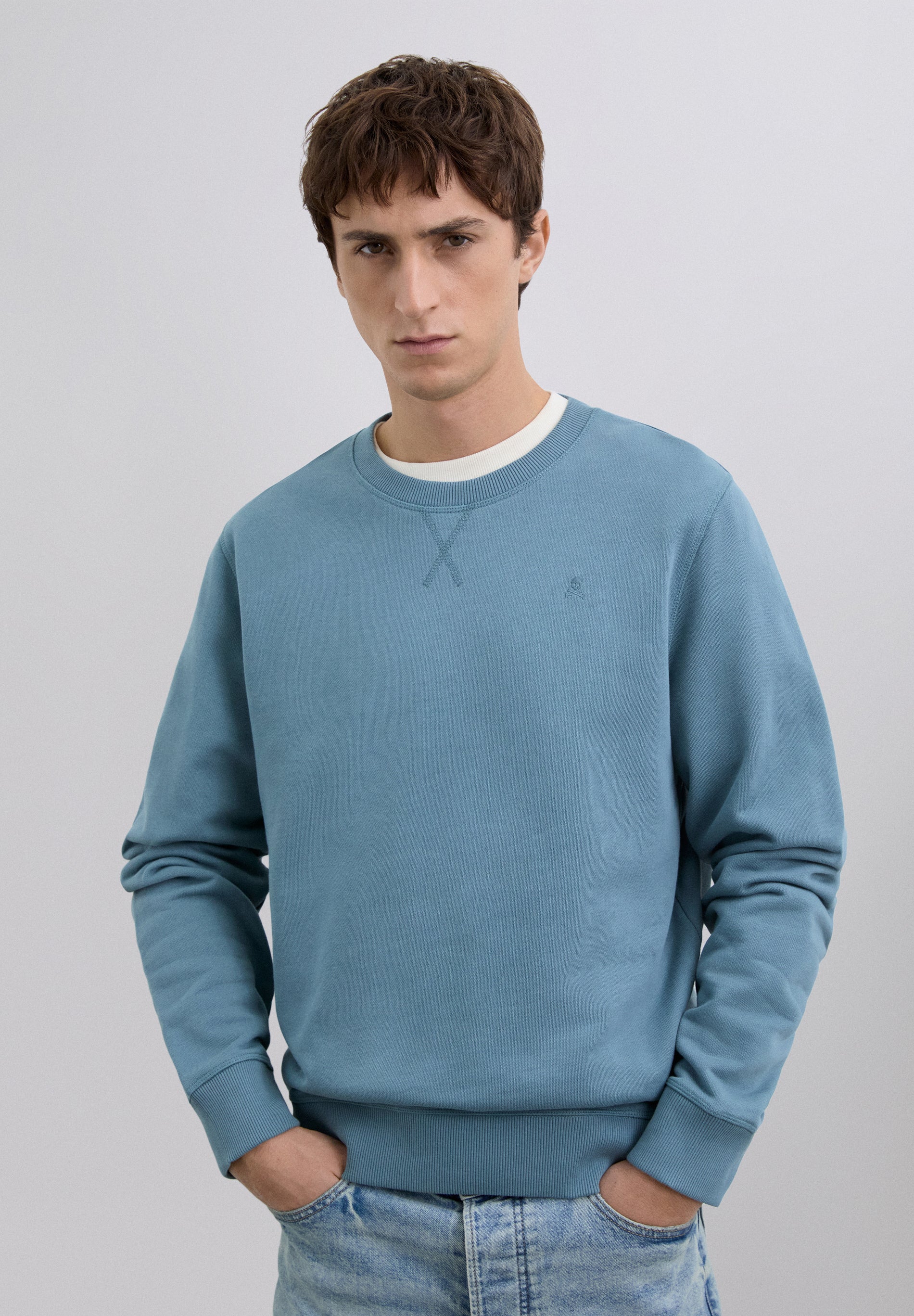 SUDADERA CALAVERA BORDADA