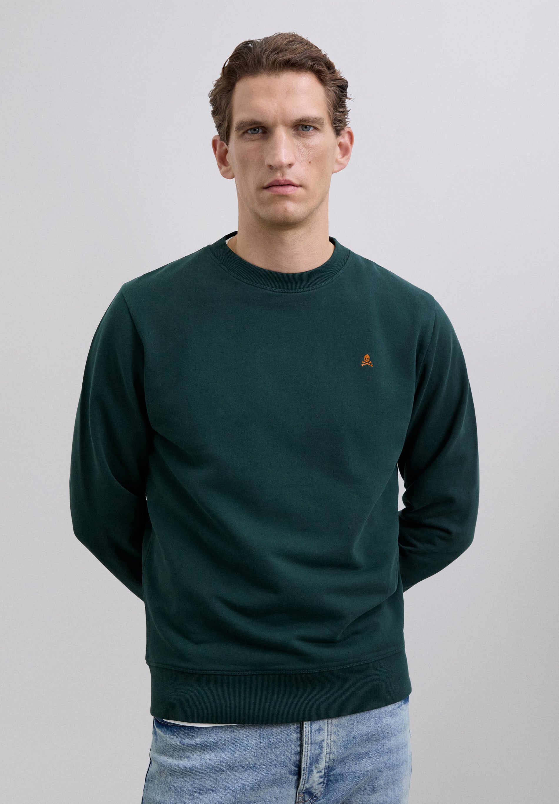 SUDADERA CALAVERA BORDADA