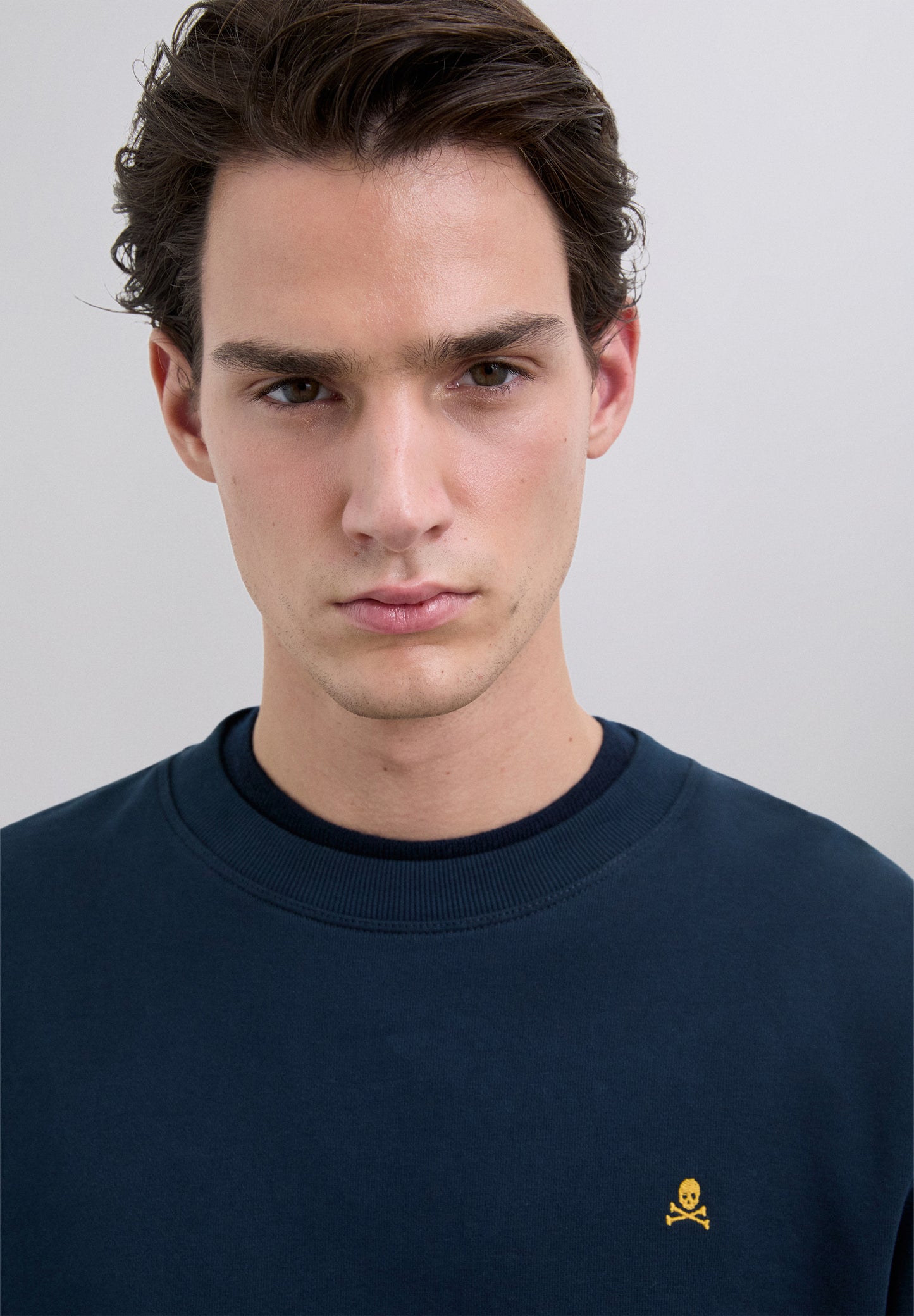 SUDADERA BORDADA CONTRASTE ALGODÓN