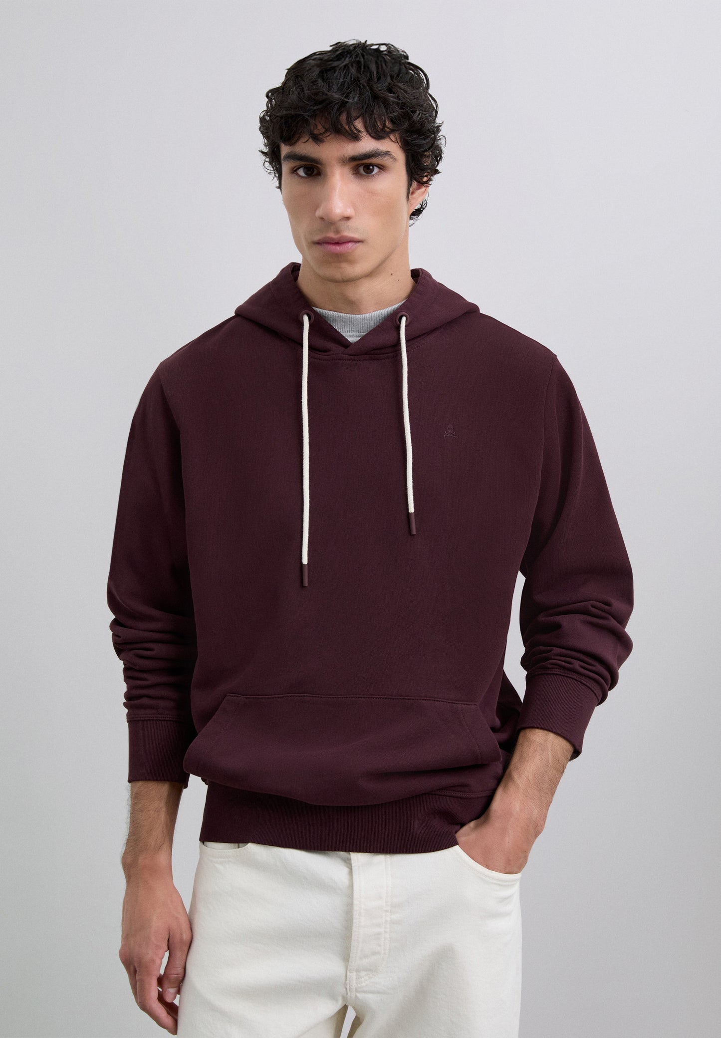 SUDADERA CAPUCHA BÁSICA BORDADA