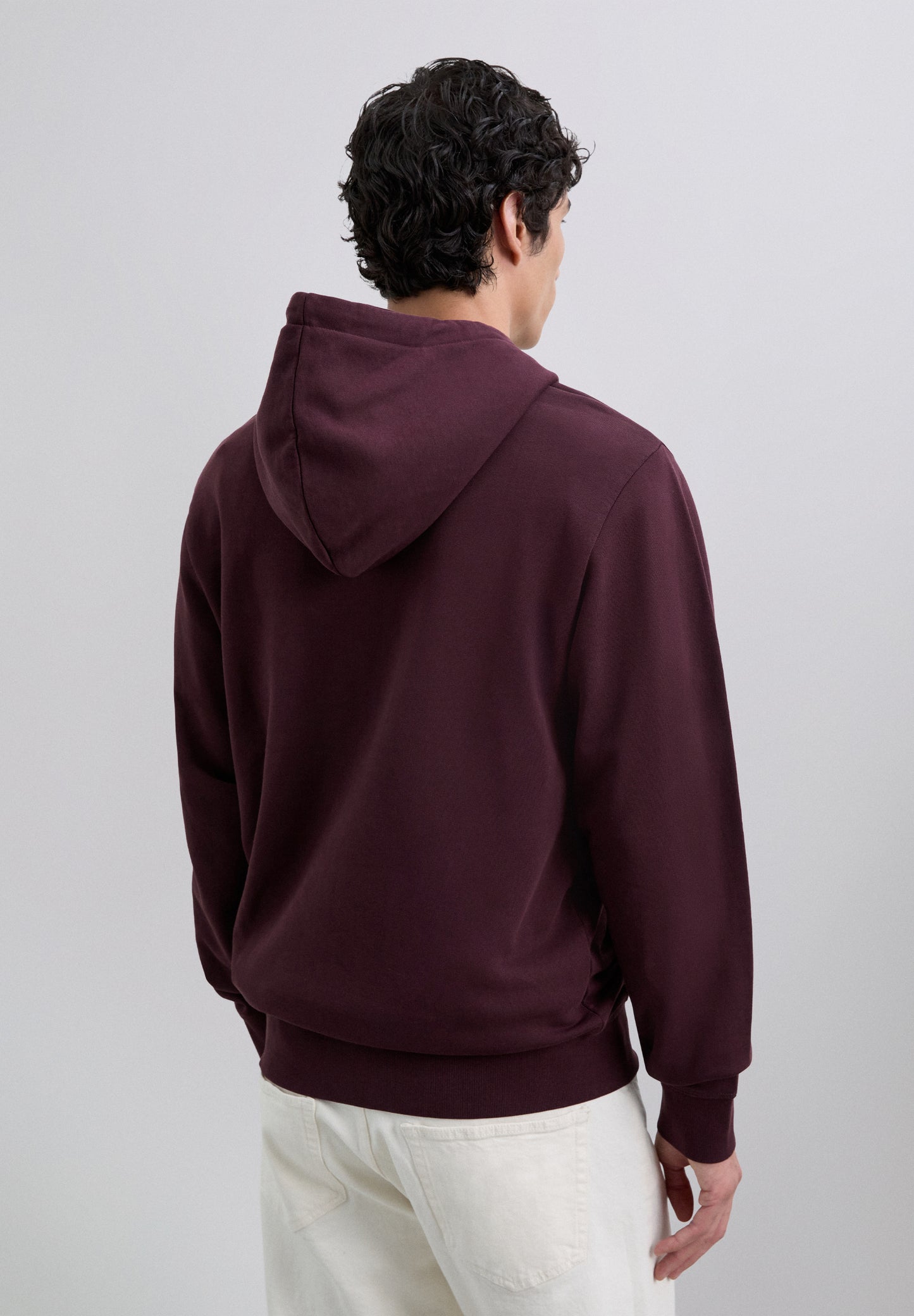 SUDADERA CAPUCHA BÁSICA BORDADA