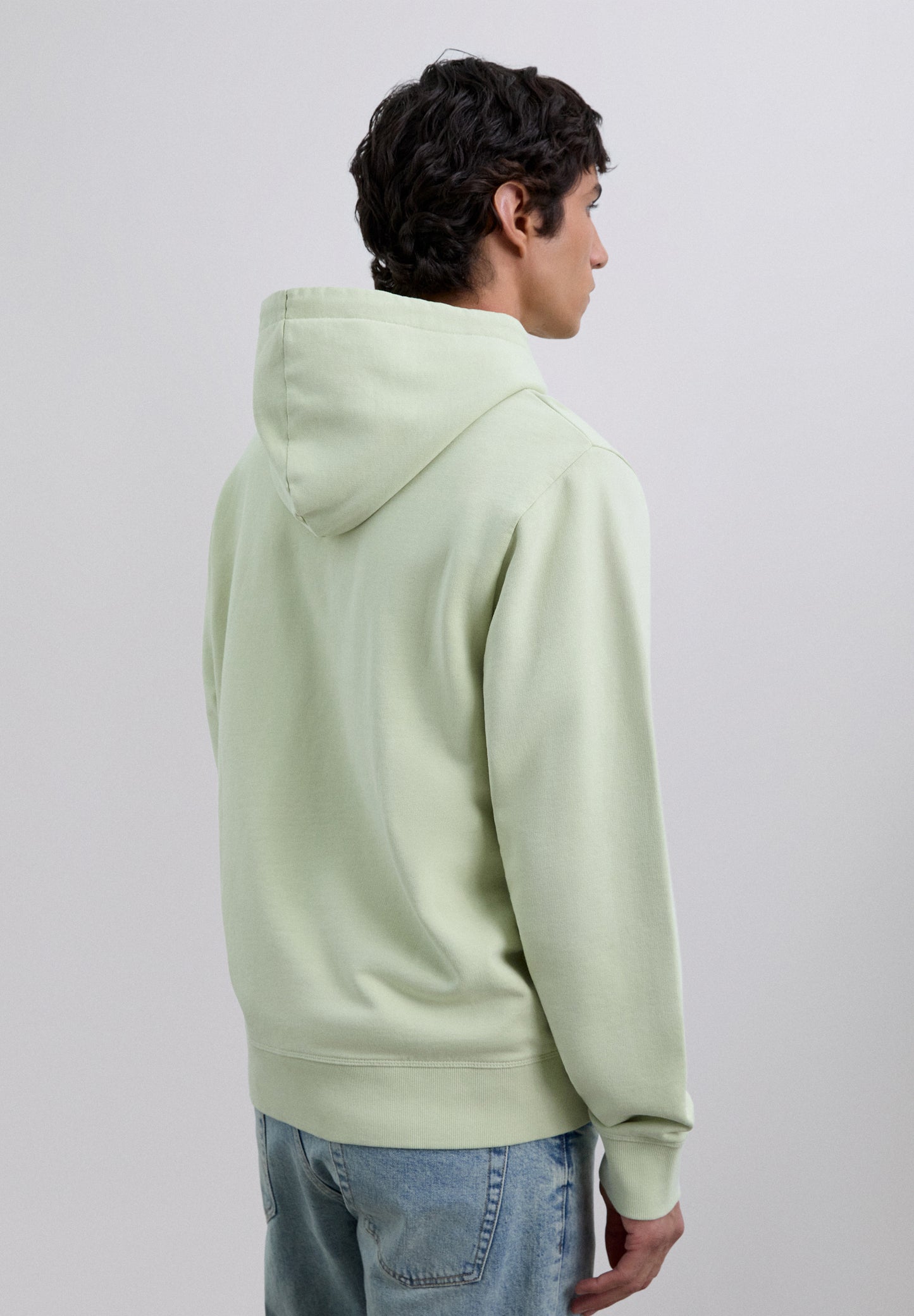 SUDADERA CAPUCHA BÁSICA BORDADA