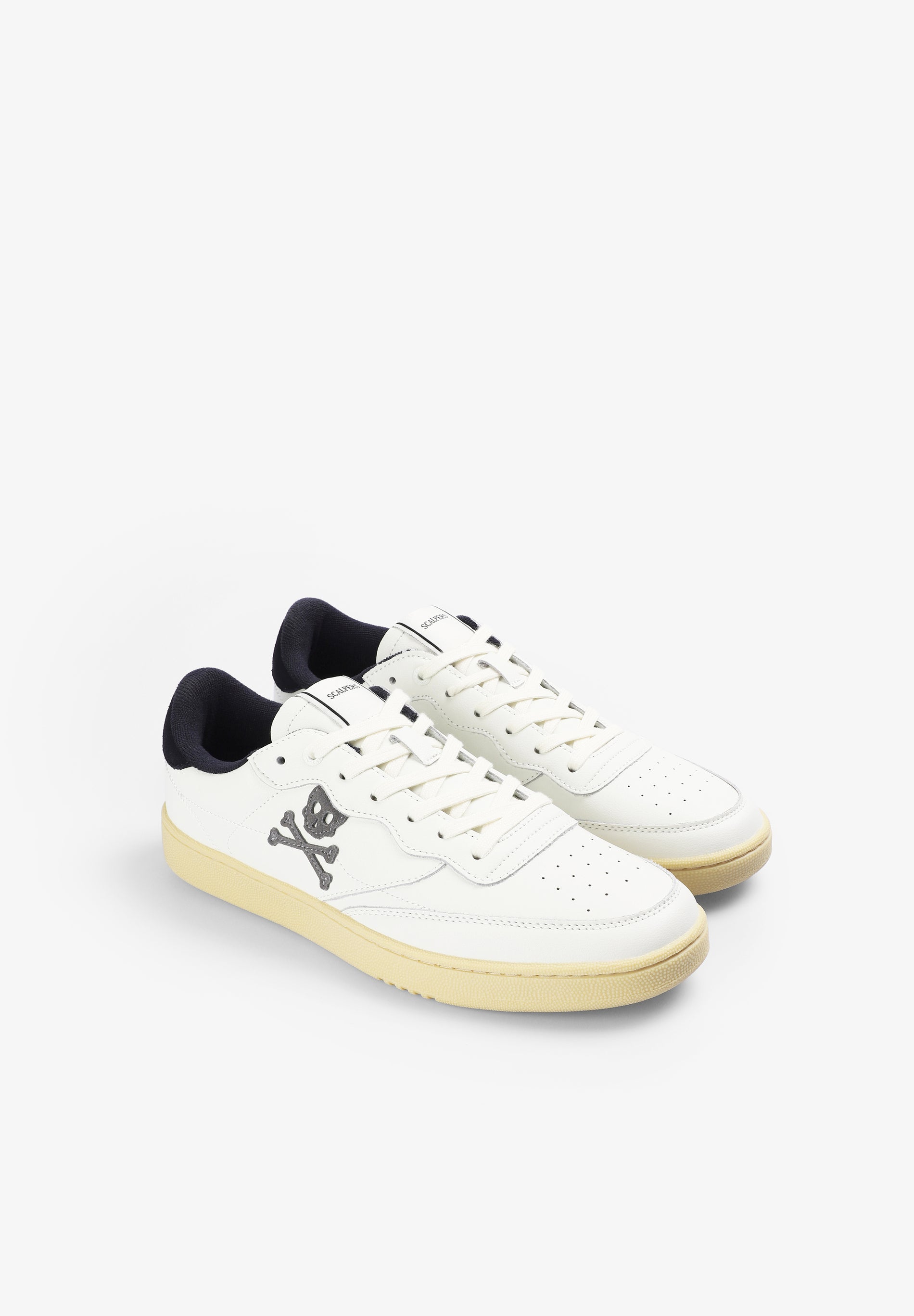 SNEAKERS CALAVERA PIEL - Scalpers