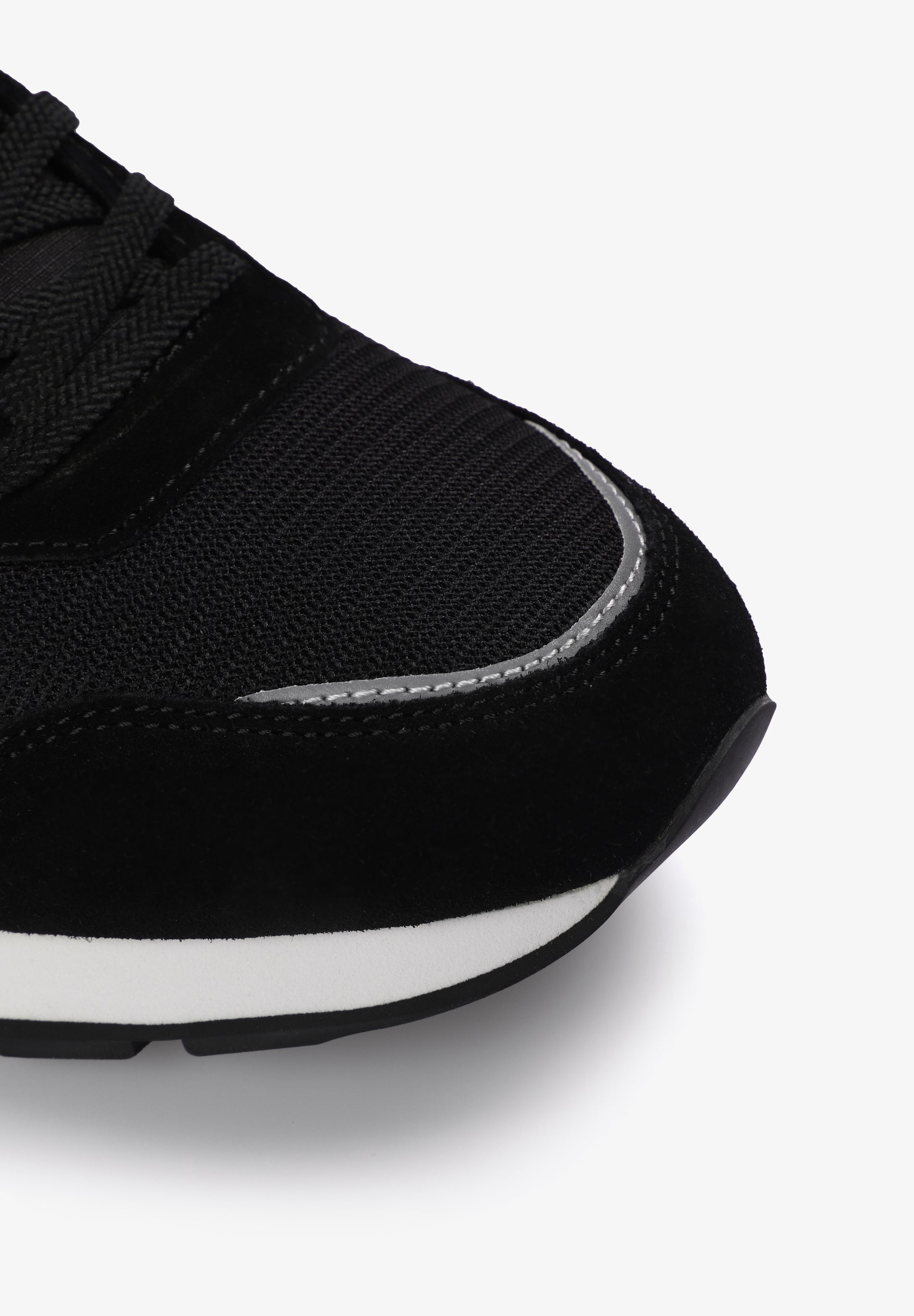 SNEAKERS PIEL CALAVERA - Scalpers