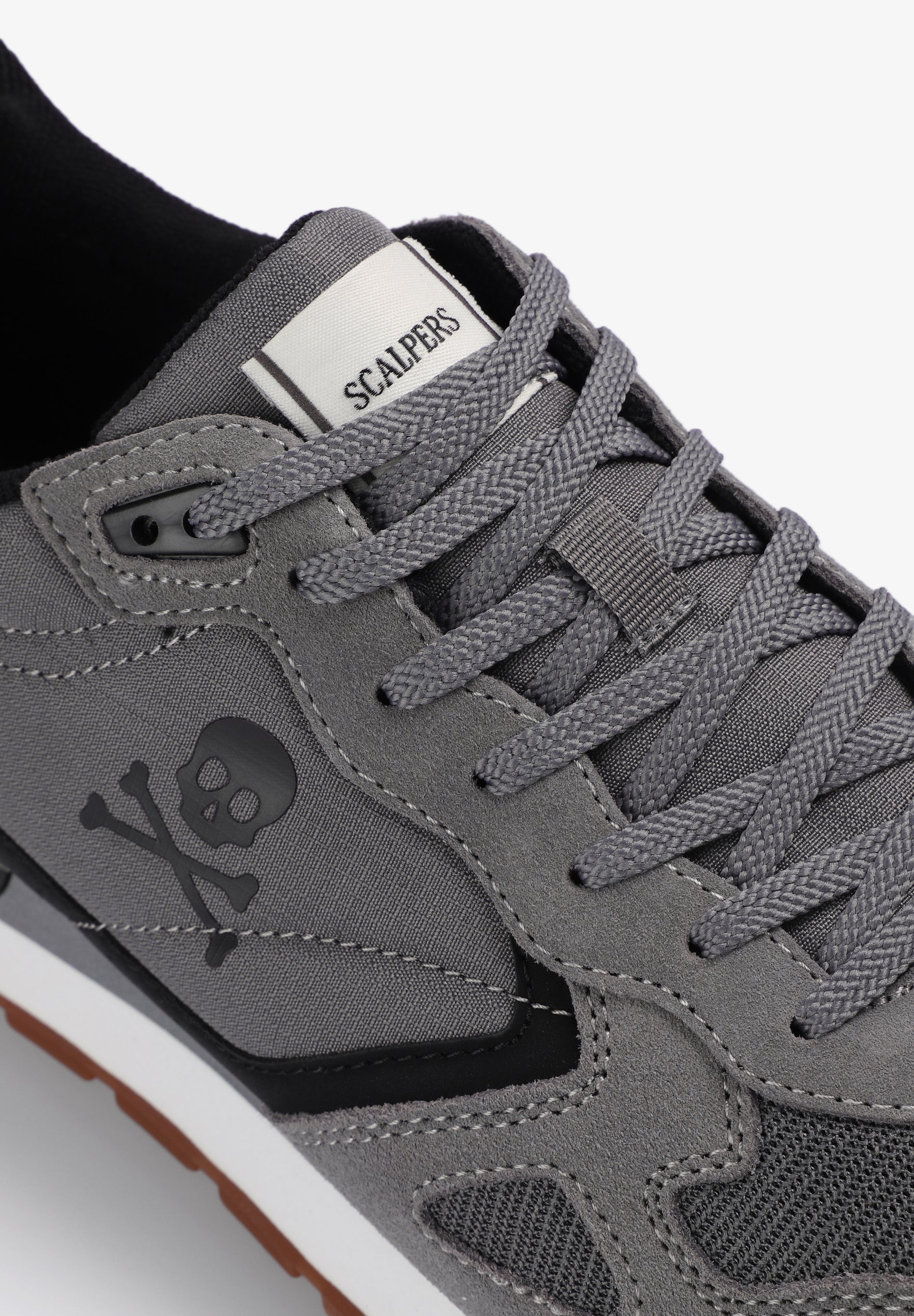 SNEAKERS PIEL CALAVERA - Scalpers