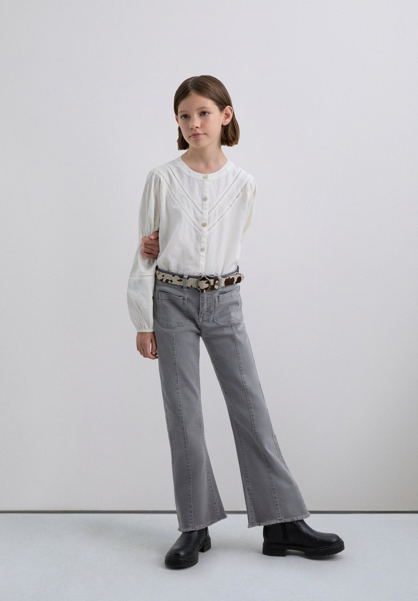 CAMISA ROMÁNTICA BORDADOS