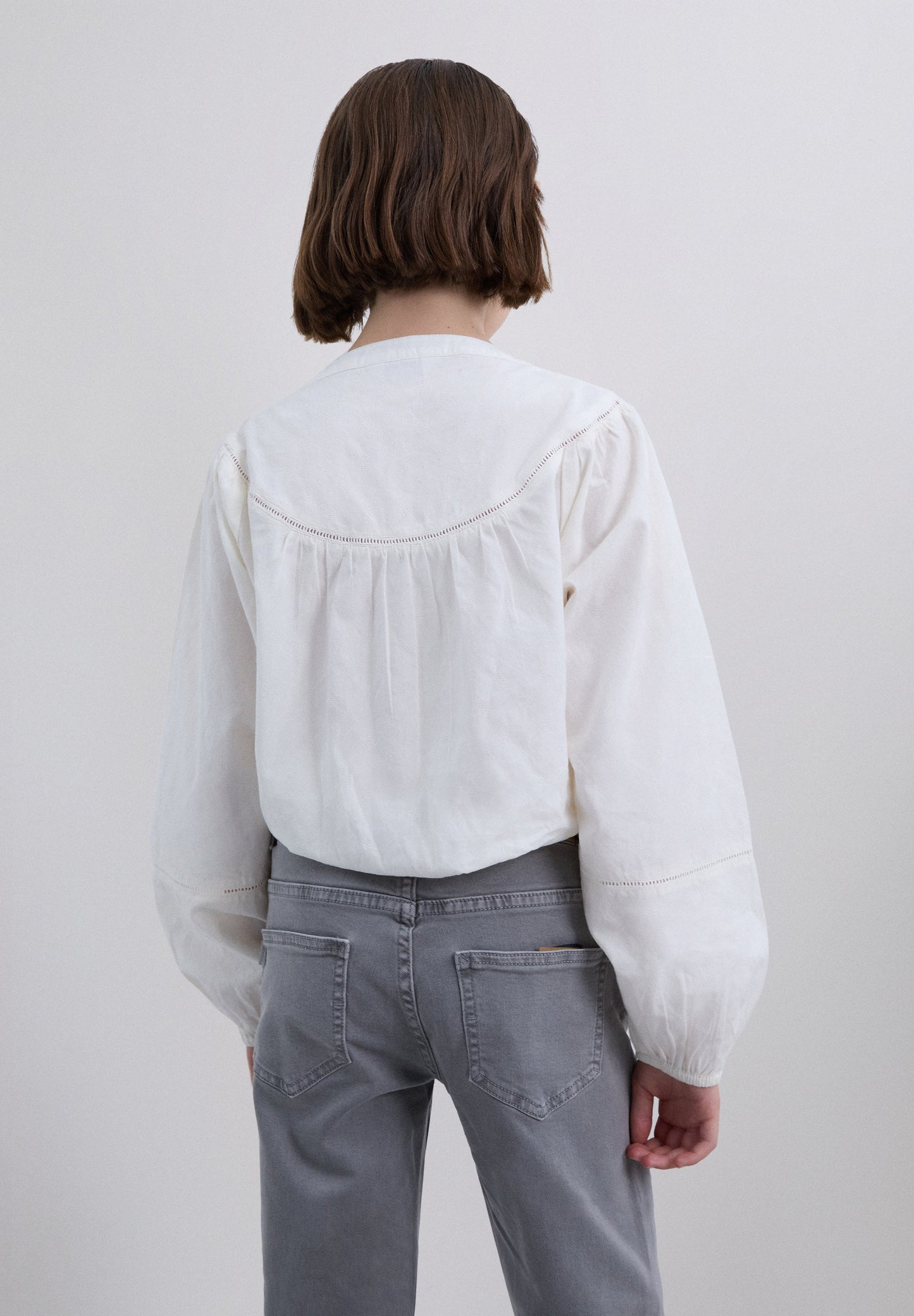 CAMISA ROMÁNTICA BORDADOS