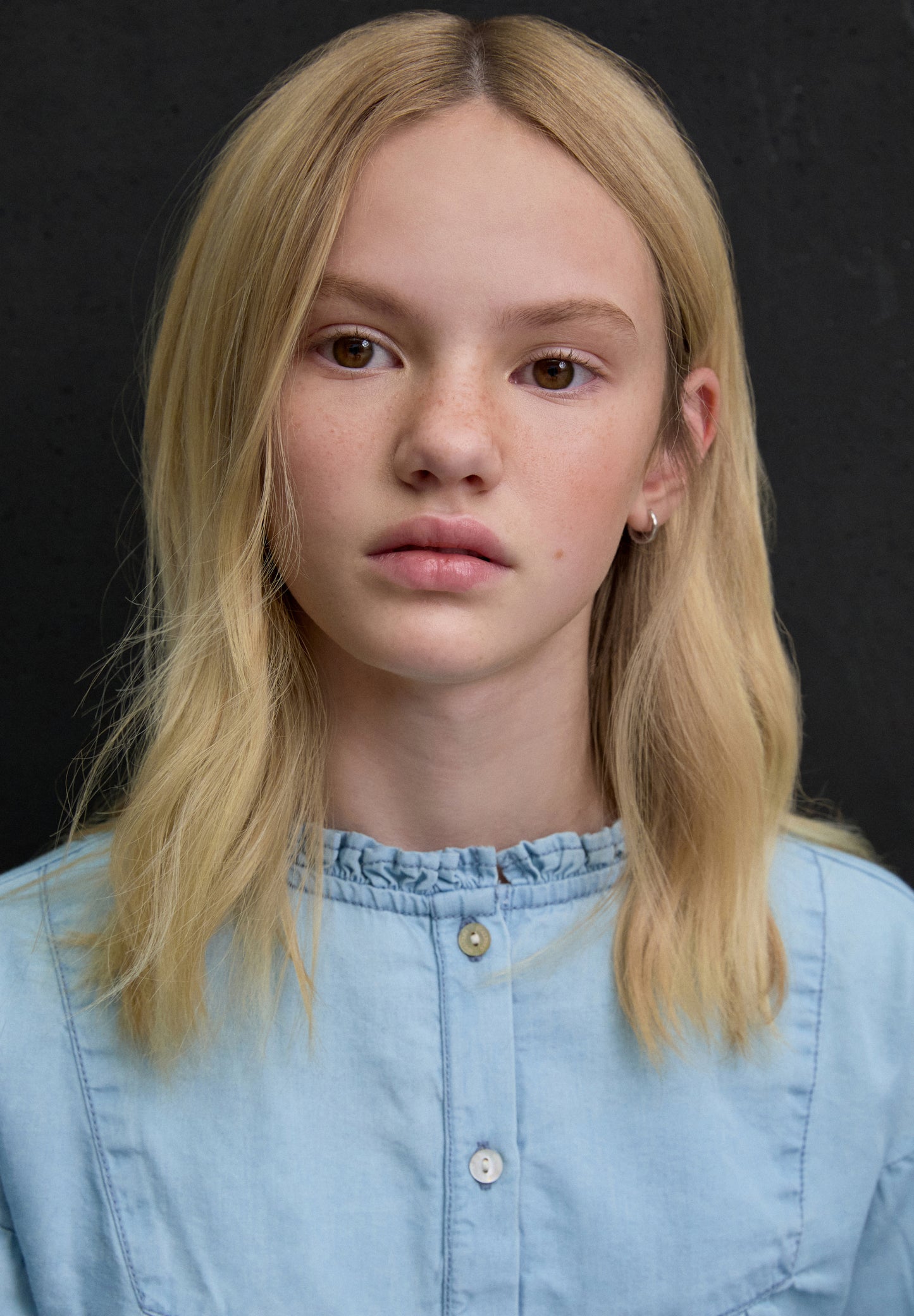 CAMISA FLORES MANGA ABULLONADA