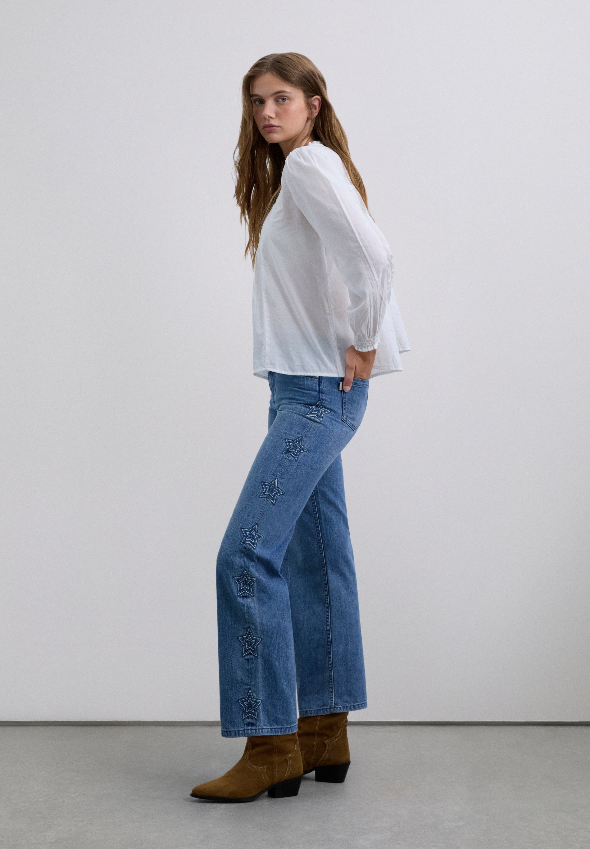 PANTALÓN WIDE LEG ESTRELLAS BORDADAS