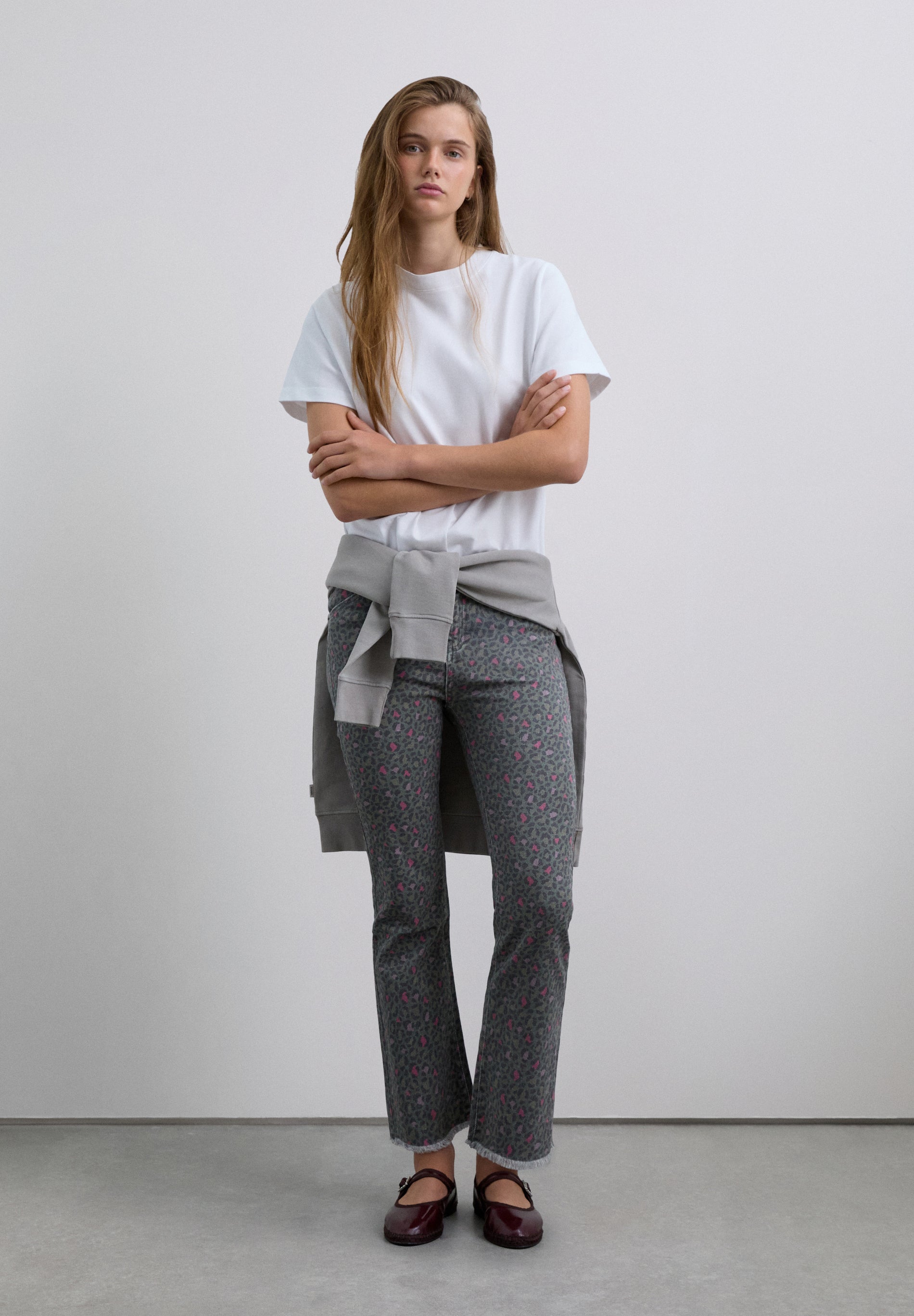 PANTALÓN FLARE ESTAMPADO