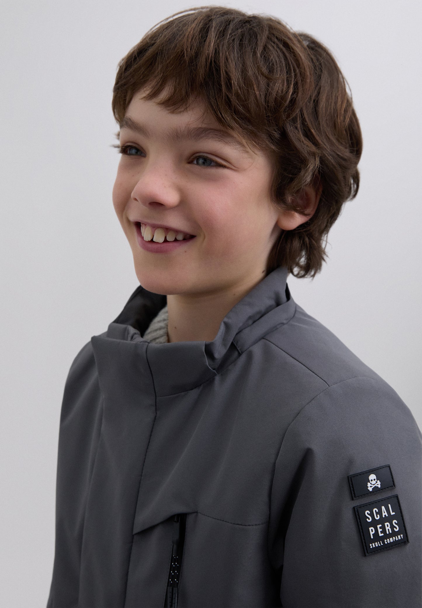 PARKA LARGA PARCHE LATERAL