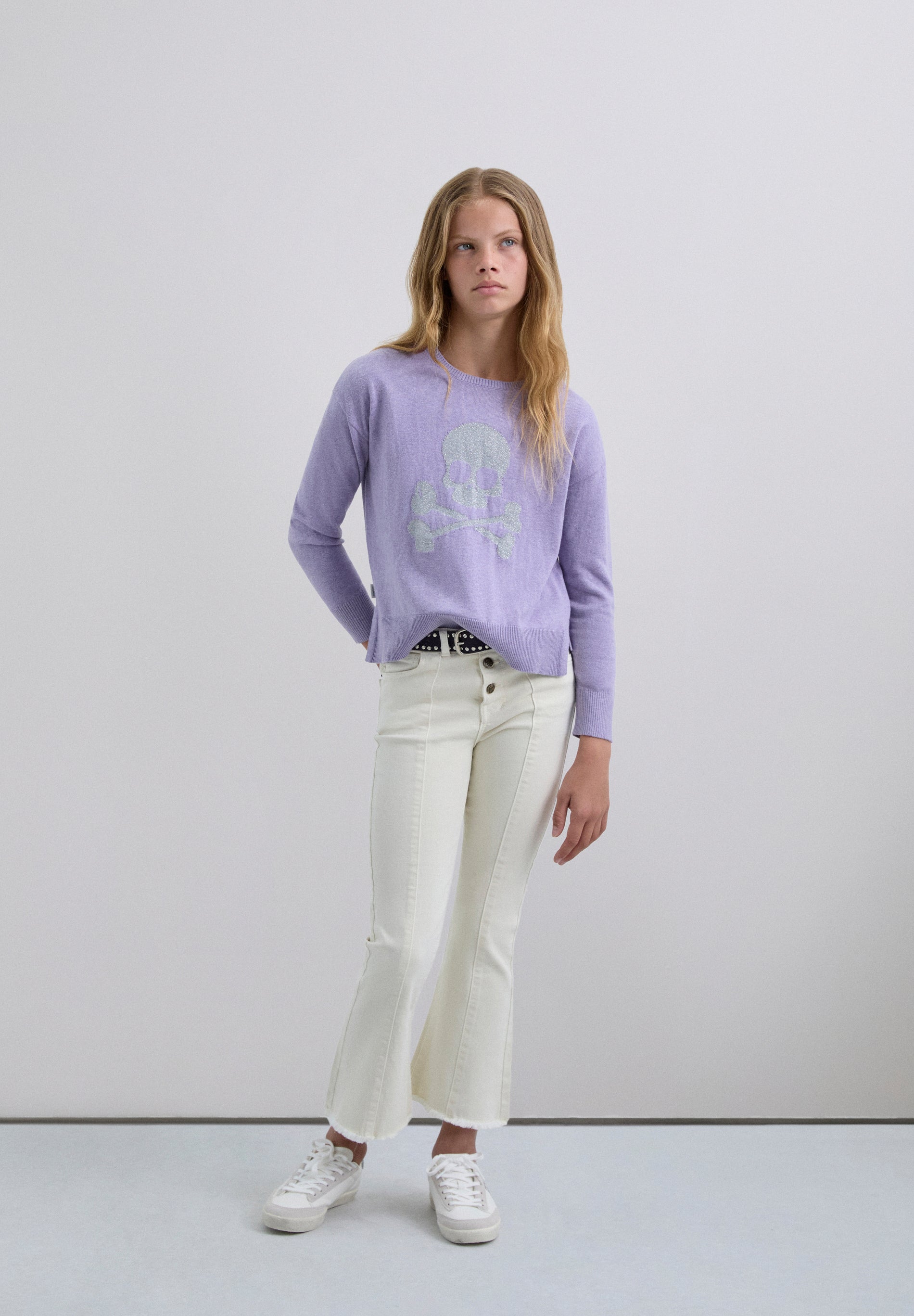 PANTALÓN DENIM CORTE FLARE