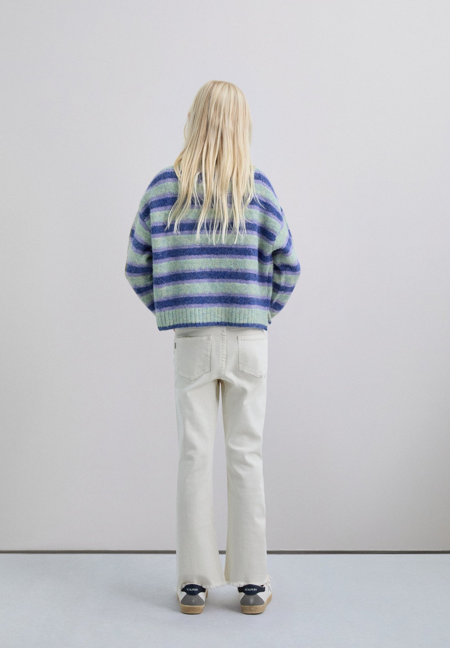 PANTALÓN DENIM CORTE FLARE