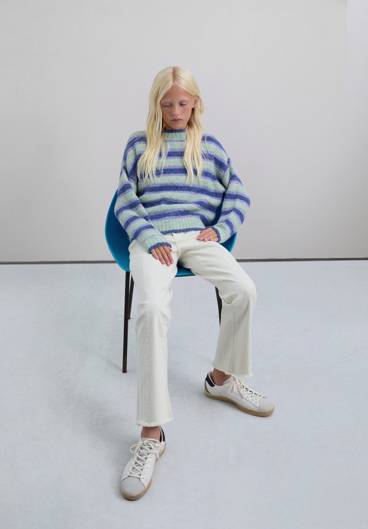 PANTALÓN DENIM CORTE FLARE