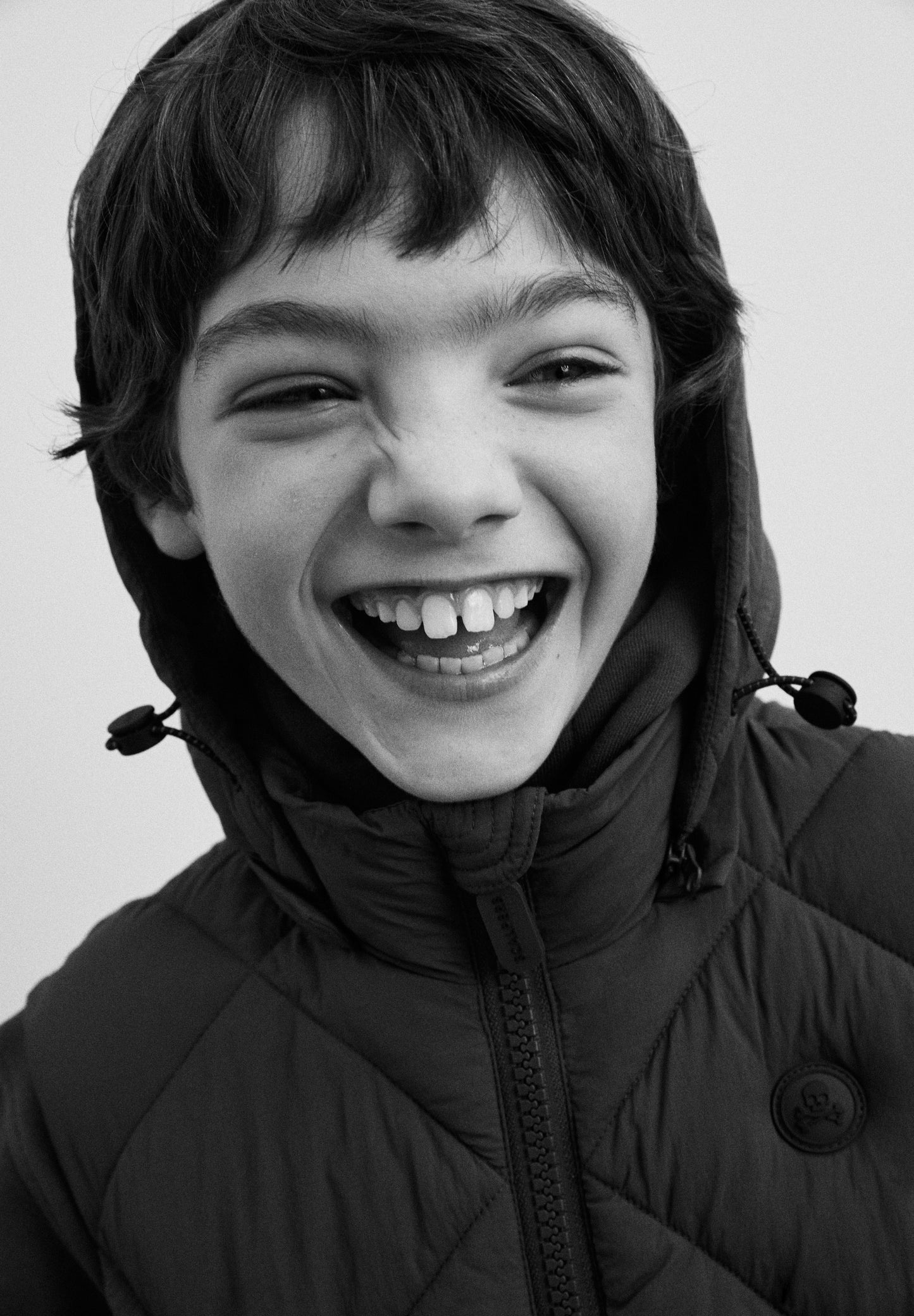 CHALECO ACOLCHADO CAPUCHA CALAVERA