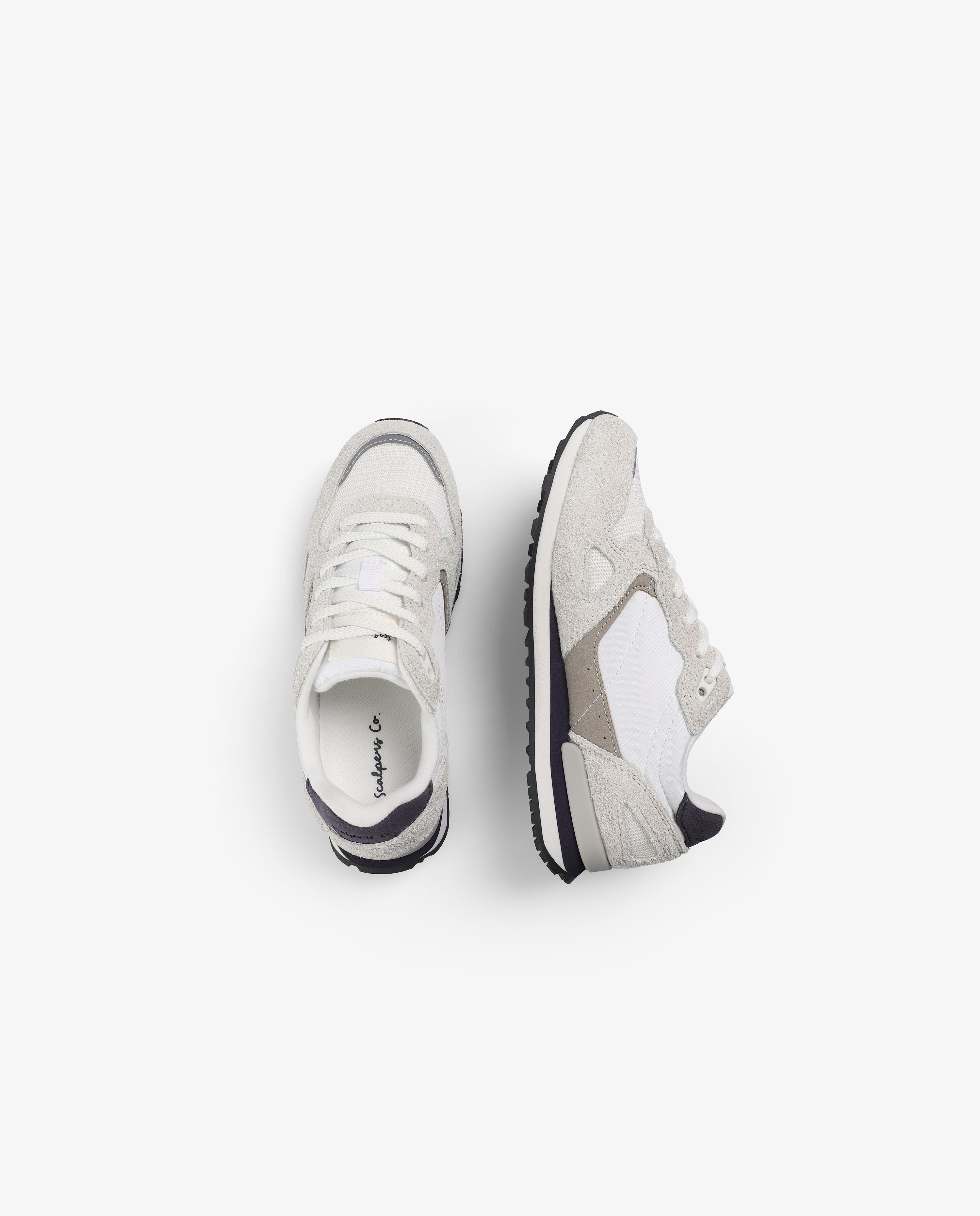 SNEAKERS PIEL CALAVERA LATERAL - Scalpers