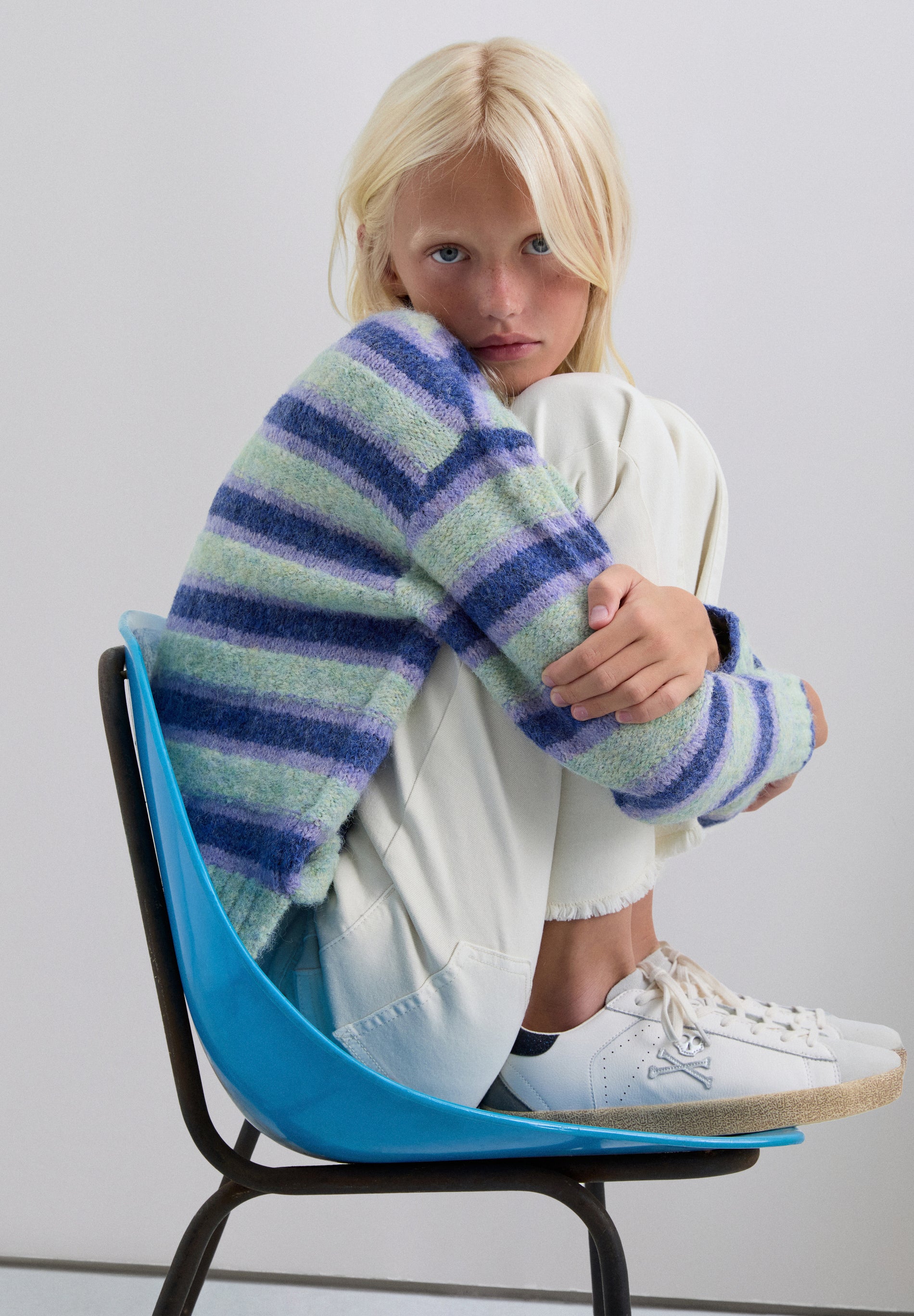 PANTALÓN DENIM CORTE FLARE
