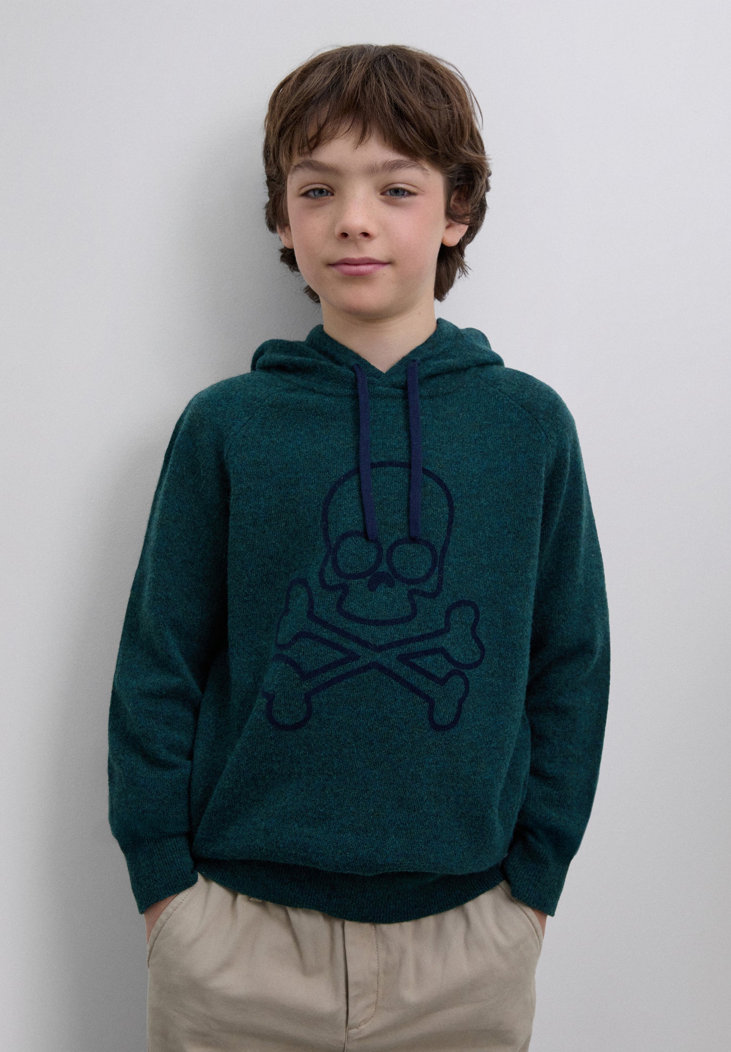 JERSEY CALAVERA CON CAPUCHA