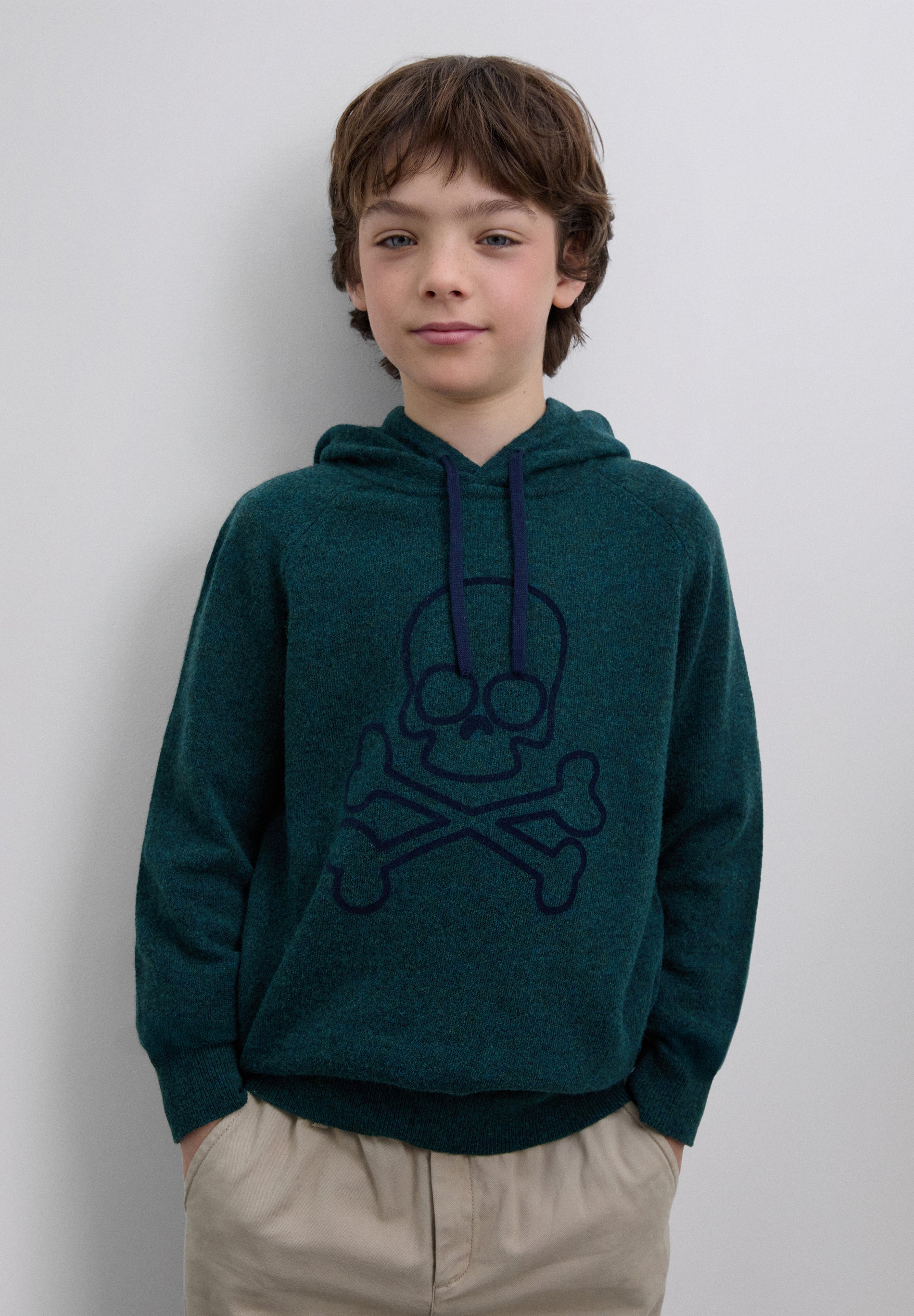 JERSEY CALAVERA CON CAPUCHA