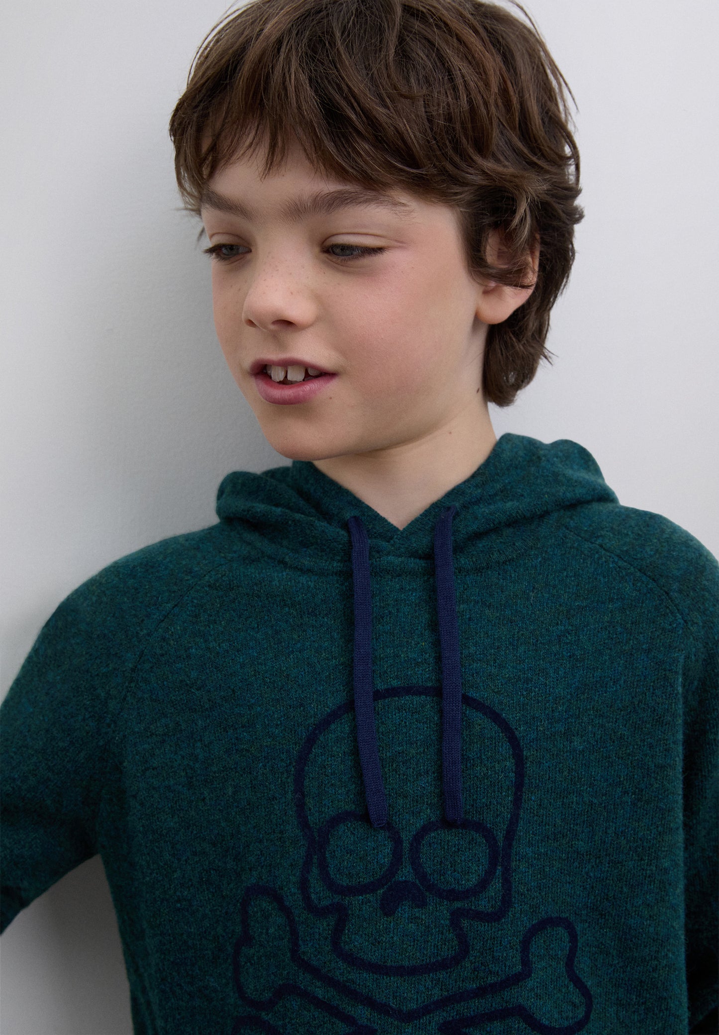 JERSEY CALAVERA CON CAPUCHA