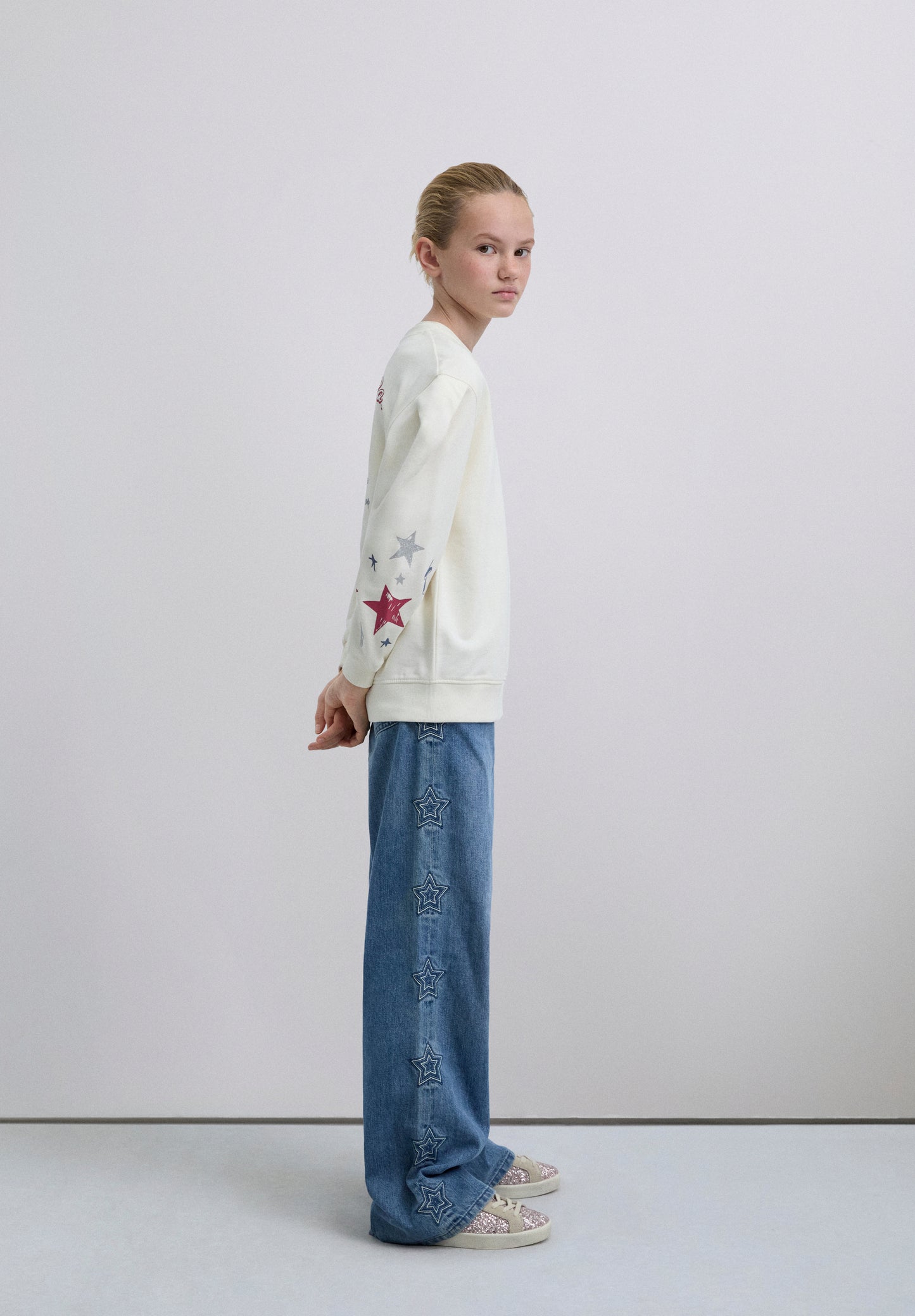 SUDADERA MANGA ABULLONADA ESTAMPADA