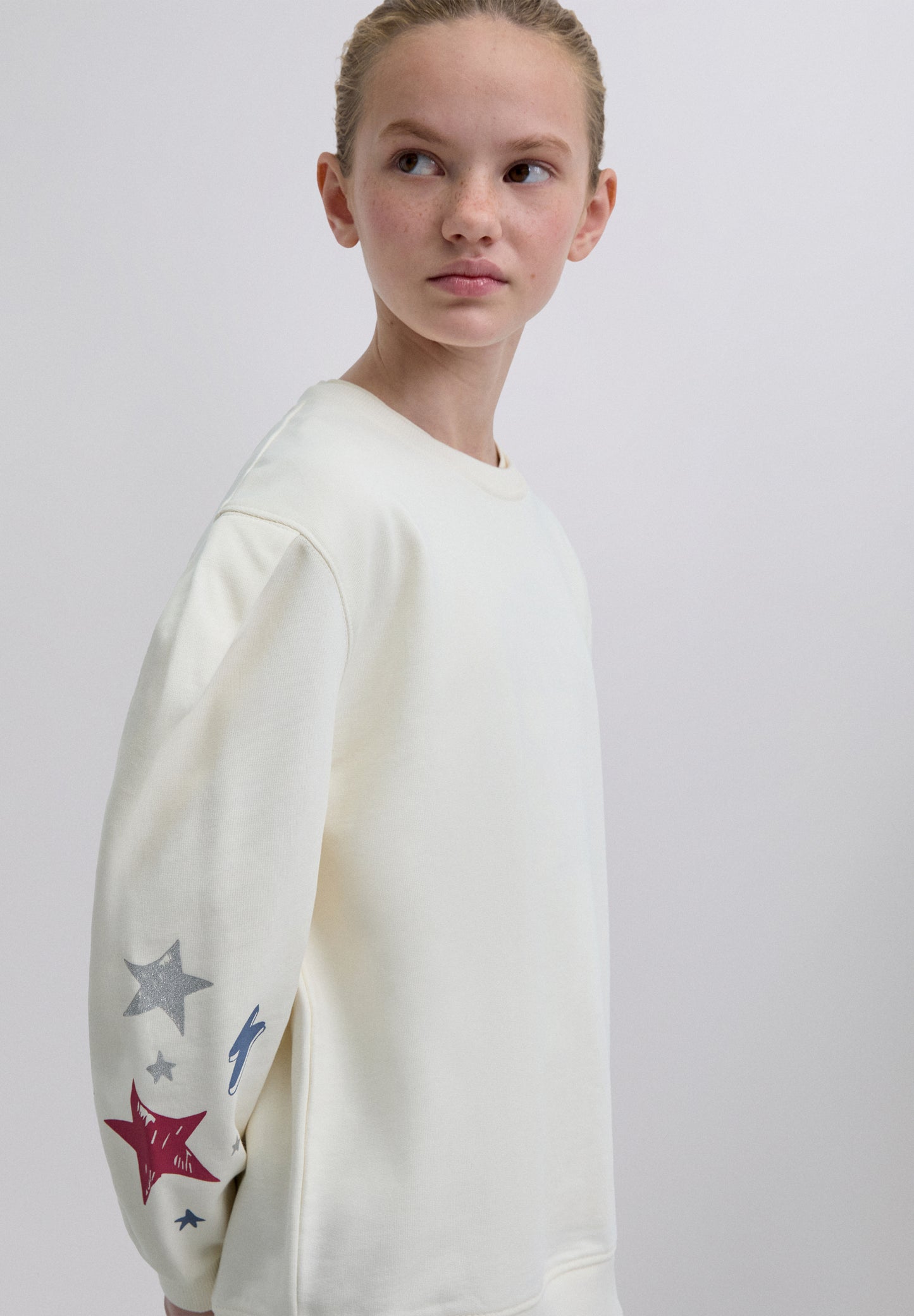 SUDADERA MANGA ABULLONADA ESTAMPADA