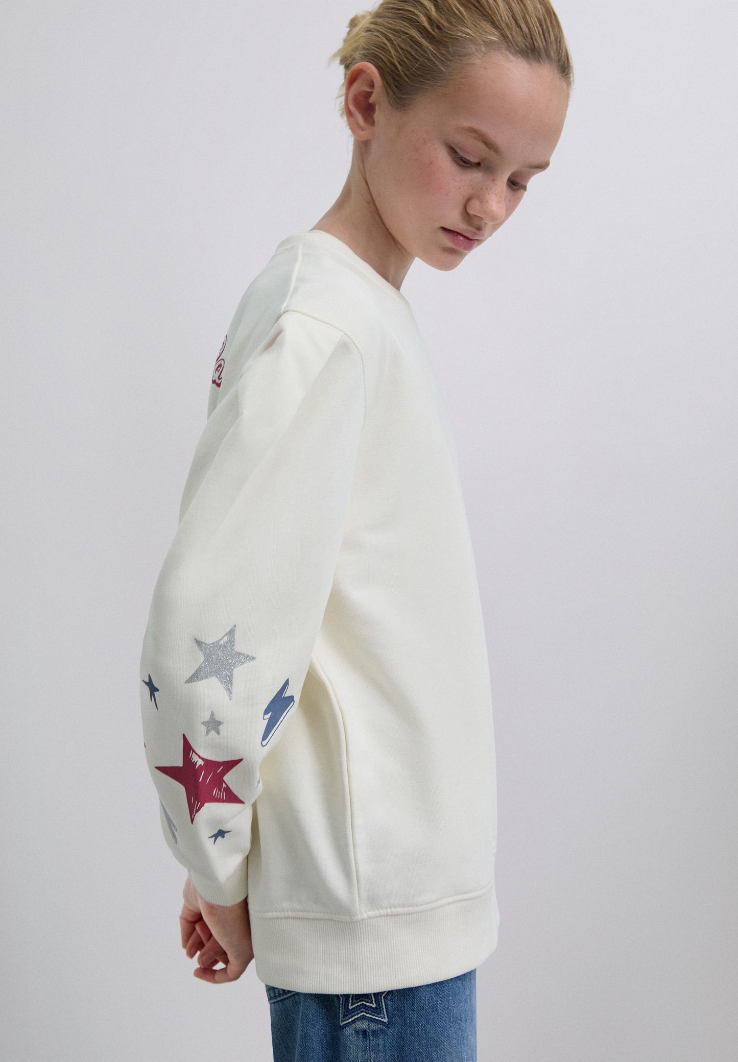 SUDADERA MANGA ABULLONADA ESTAMPADA