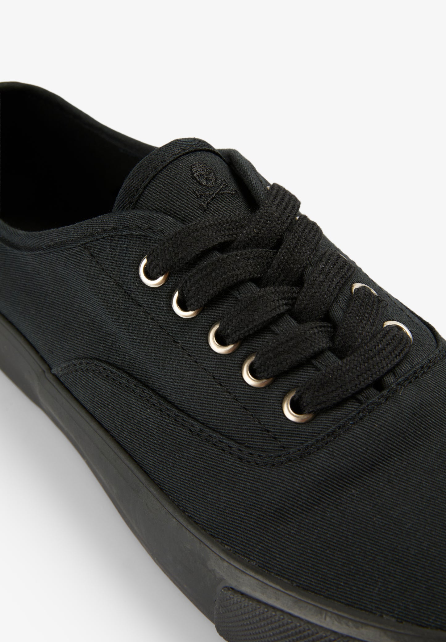 ZAPATILLA CANVAS LOW CUT
