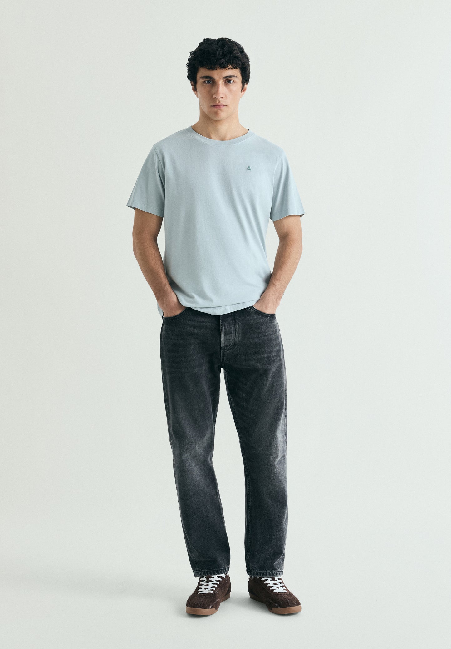 CAMISETA BORDADA EFECTO WASHED