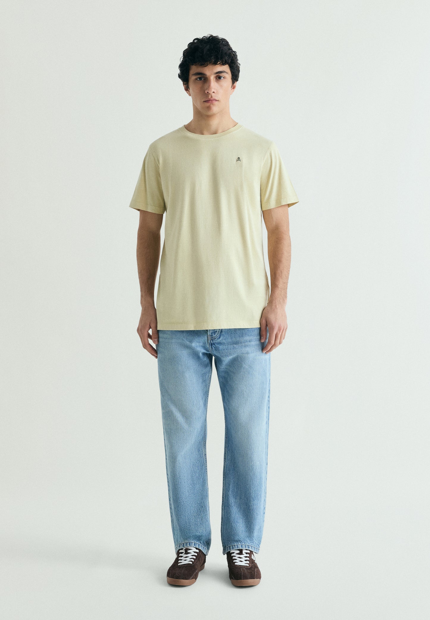 CAMISETA BORDADA EFECTO WASHED