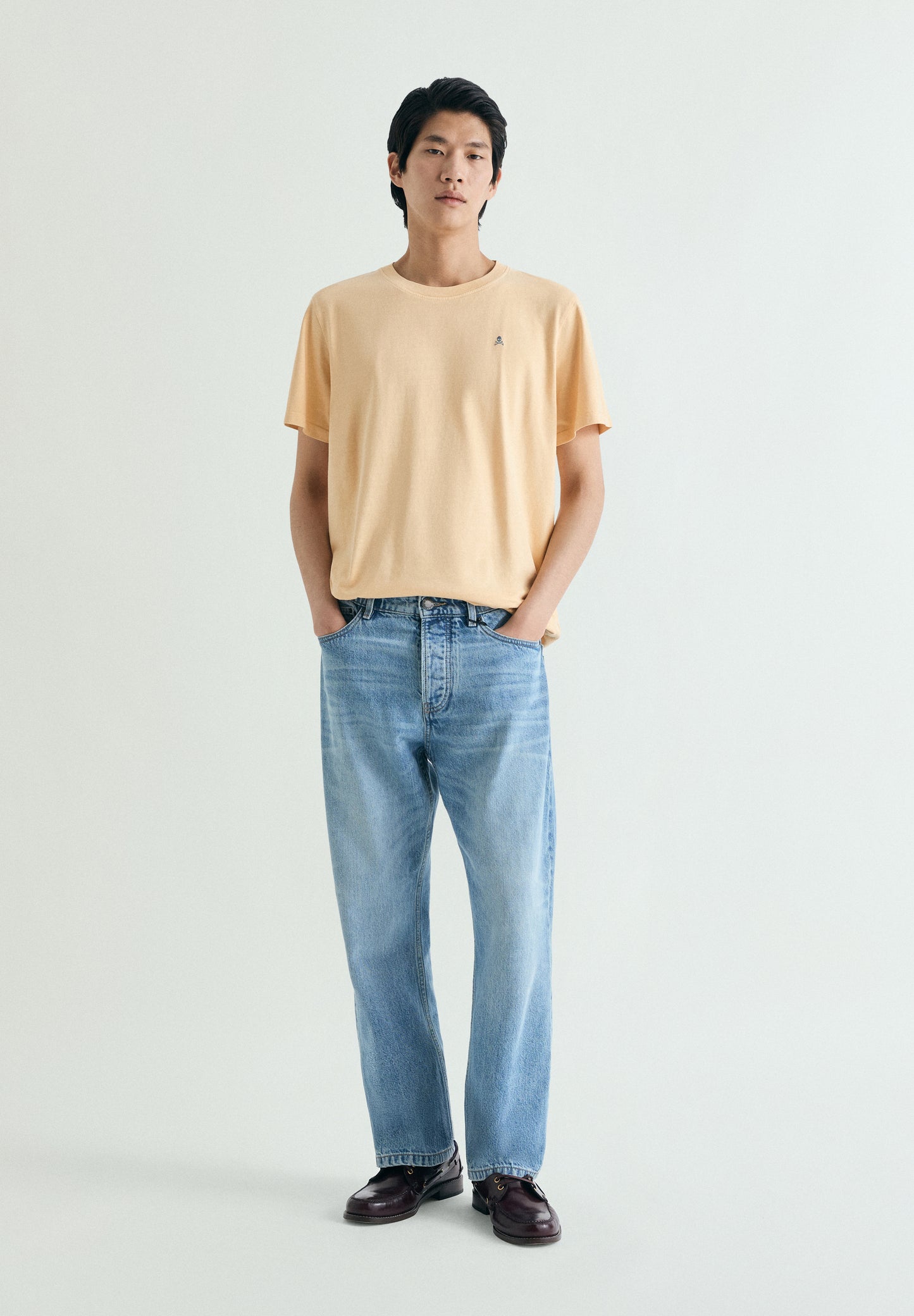 CAMISETA BORDADA EFECTO WASHED