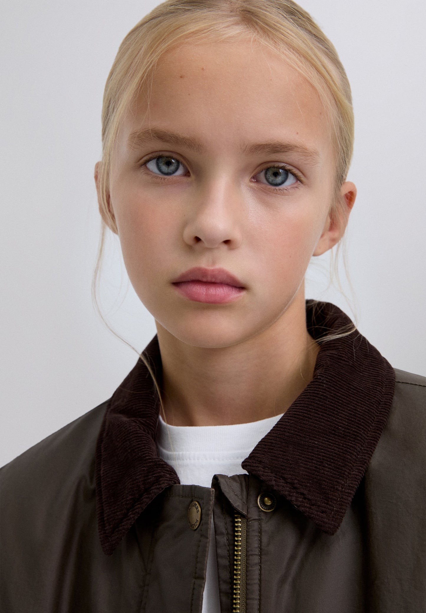 CAZADORA CUELLO CONTRASTE