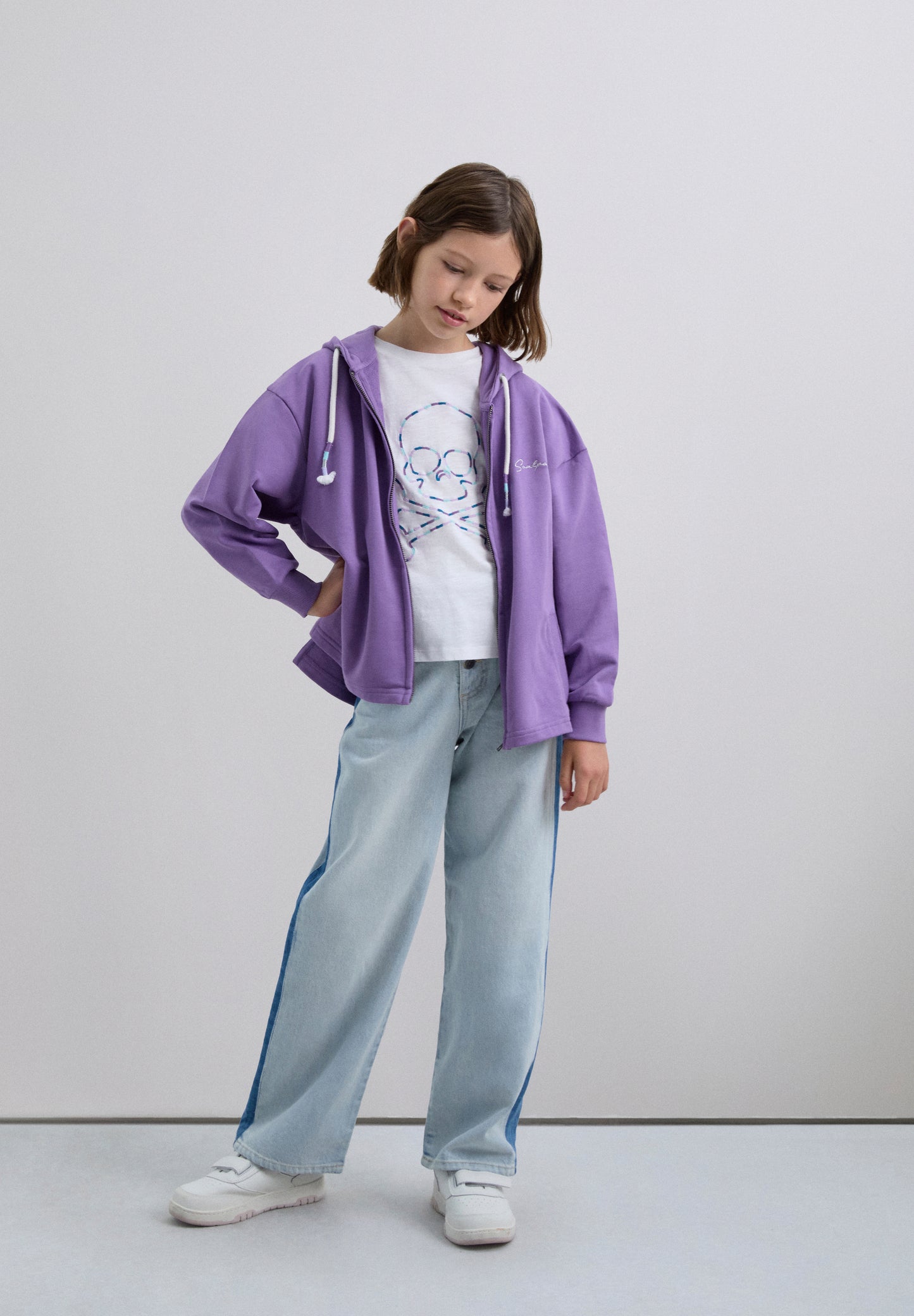 SUDADERA TACHUELAS CALAVERA