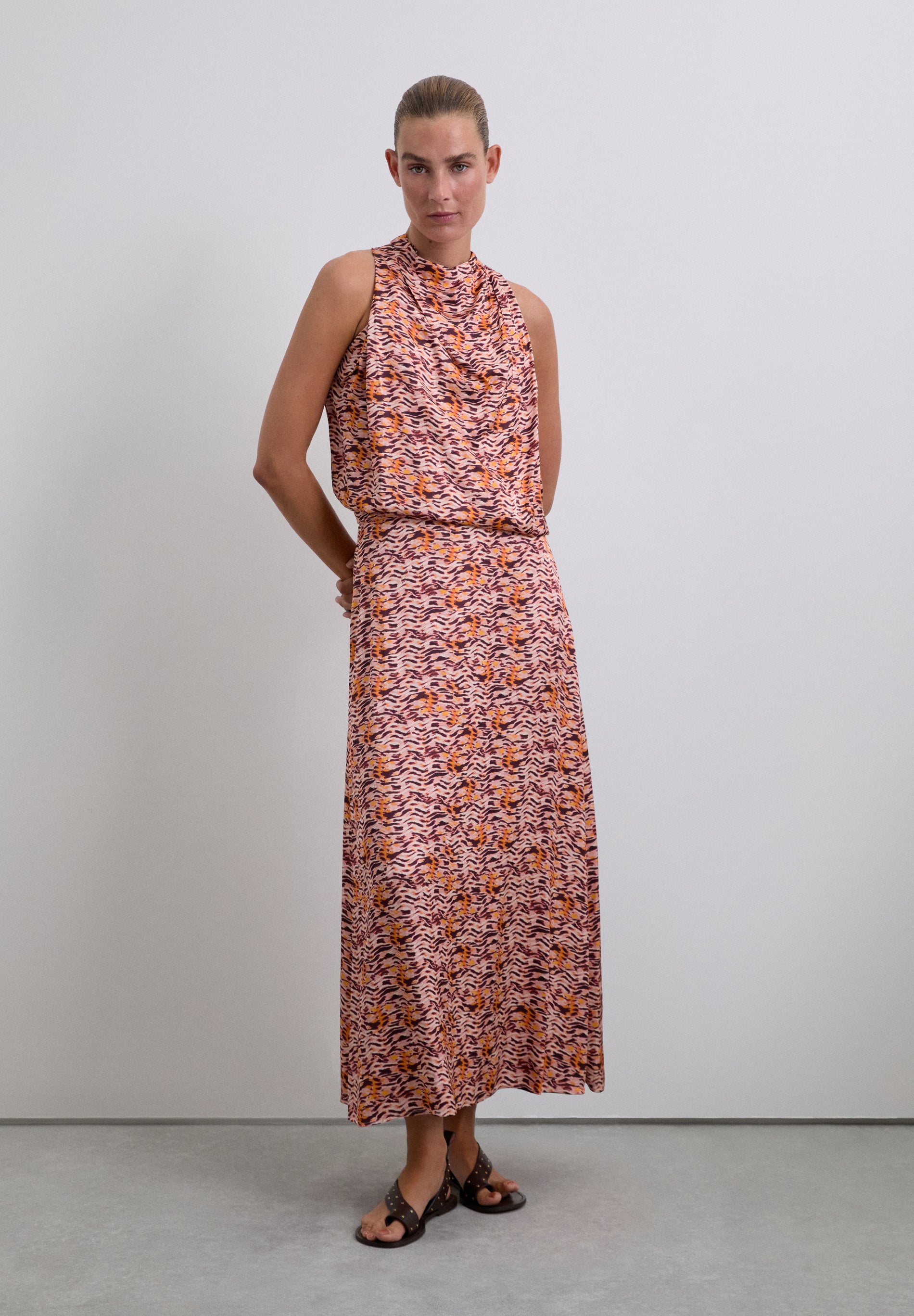 FALDA MIDI FLUIDA ESTAMPADA