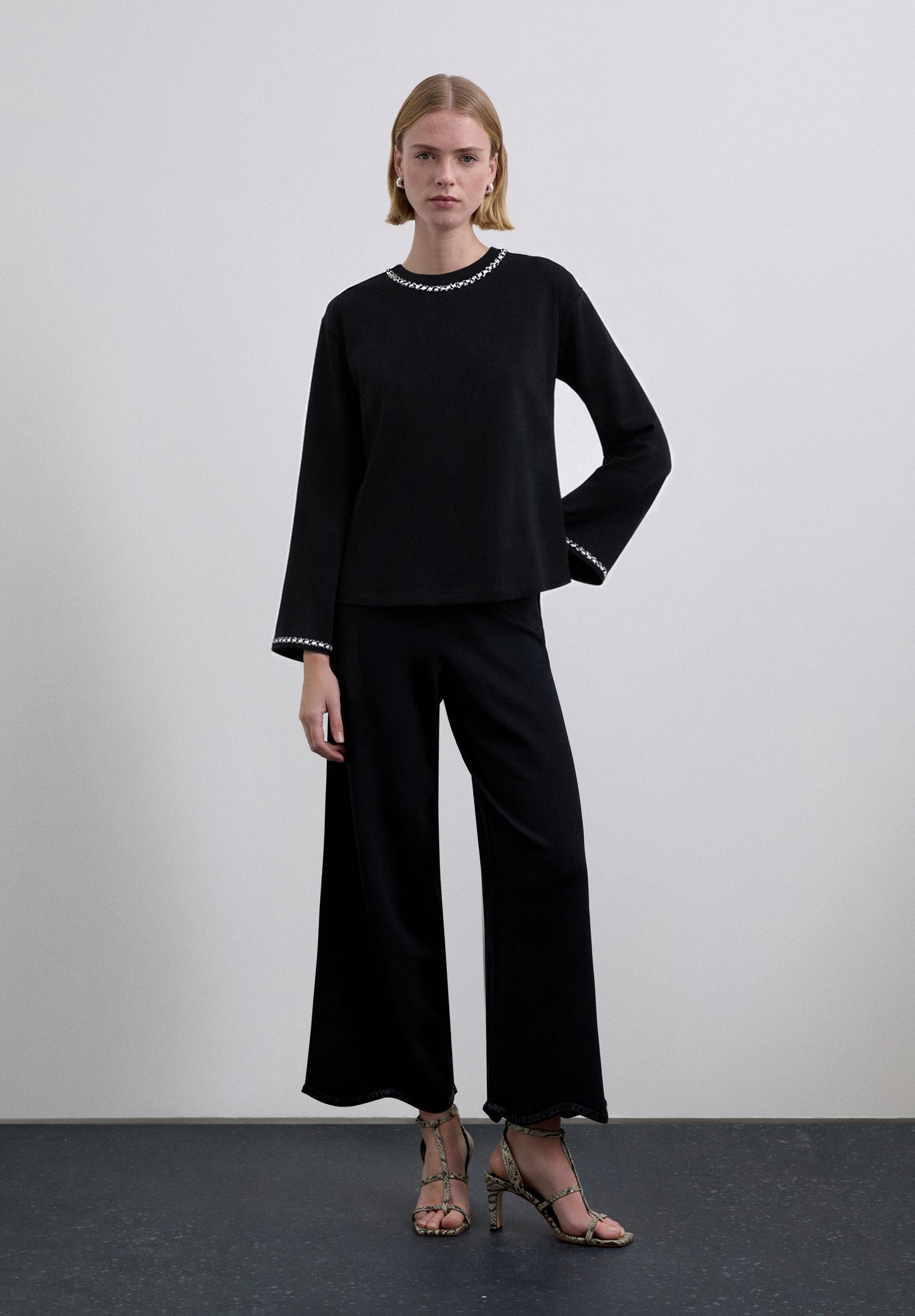 JERSEY DETALLES LENTEJUELAS