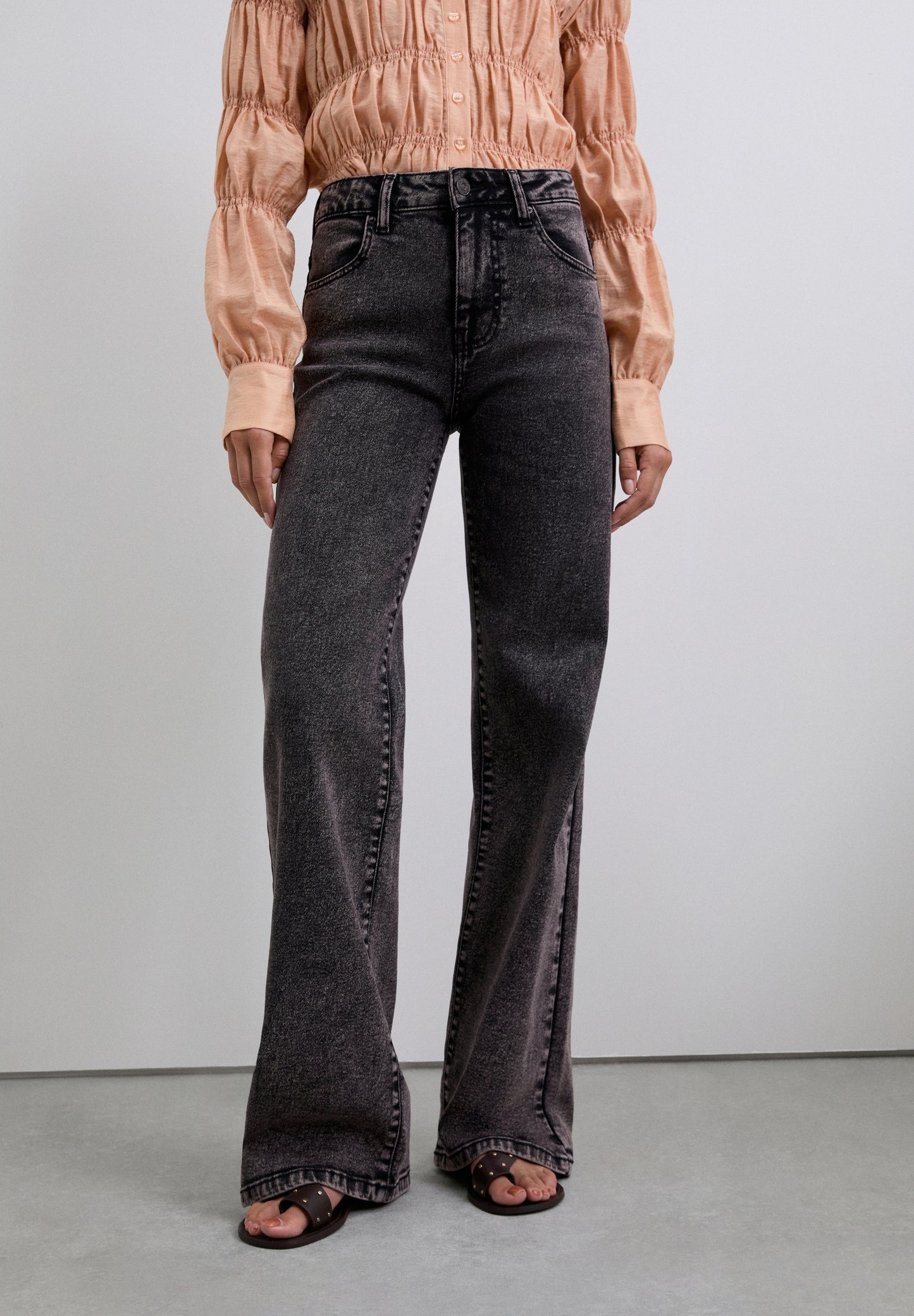 PANTALÓN DENIM TIRO MEDIO