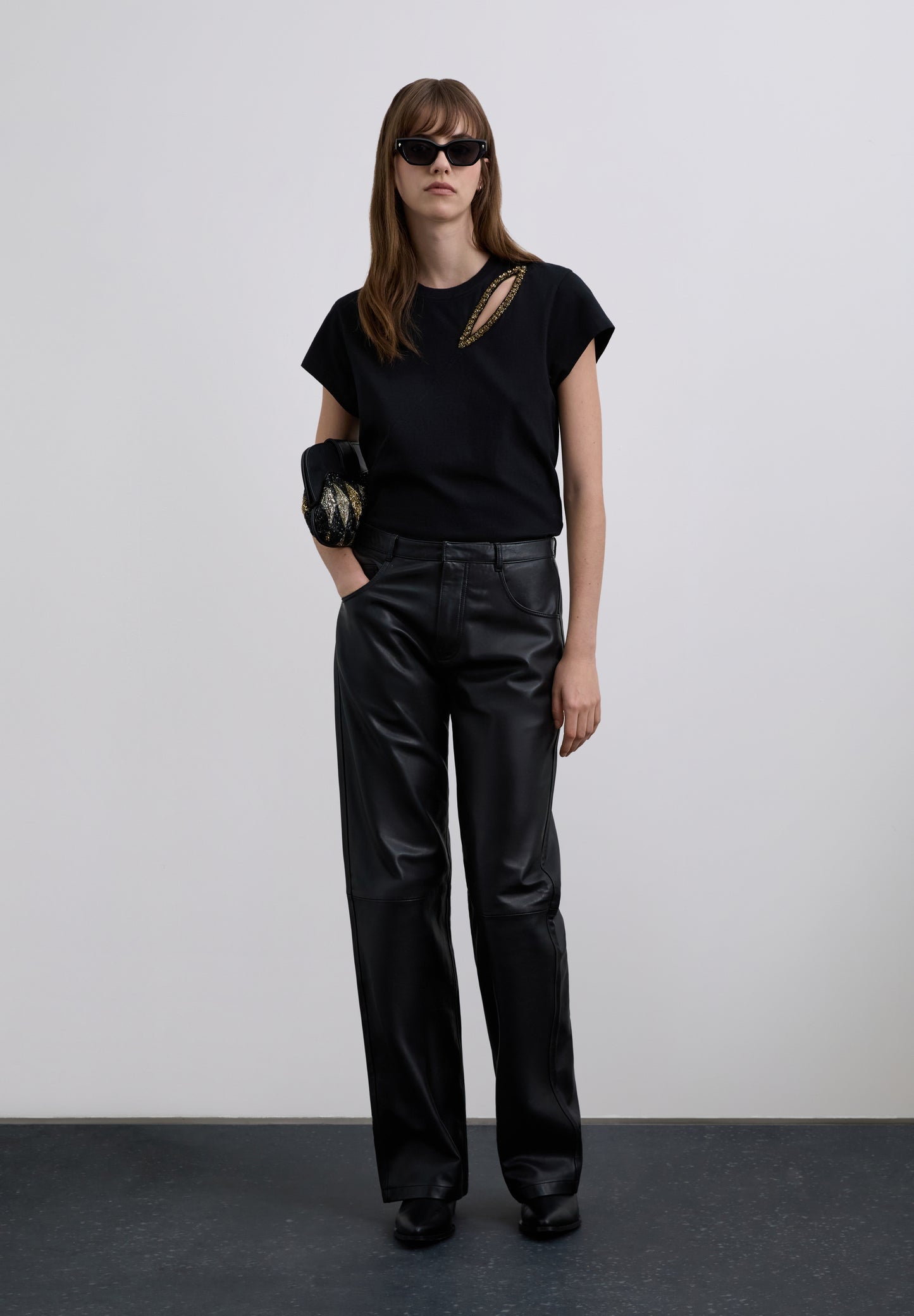 CAMISETA DETALLE ABERTURA