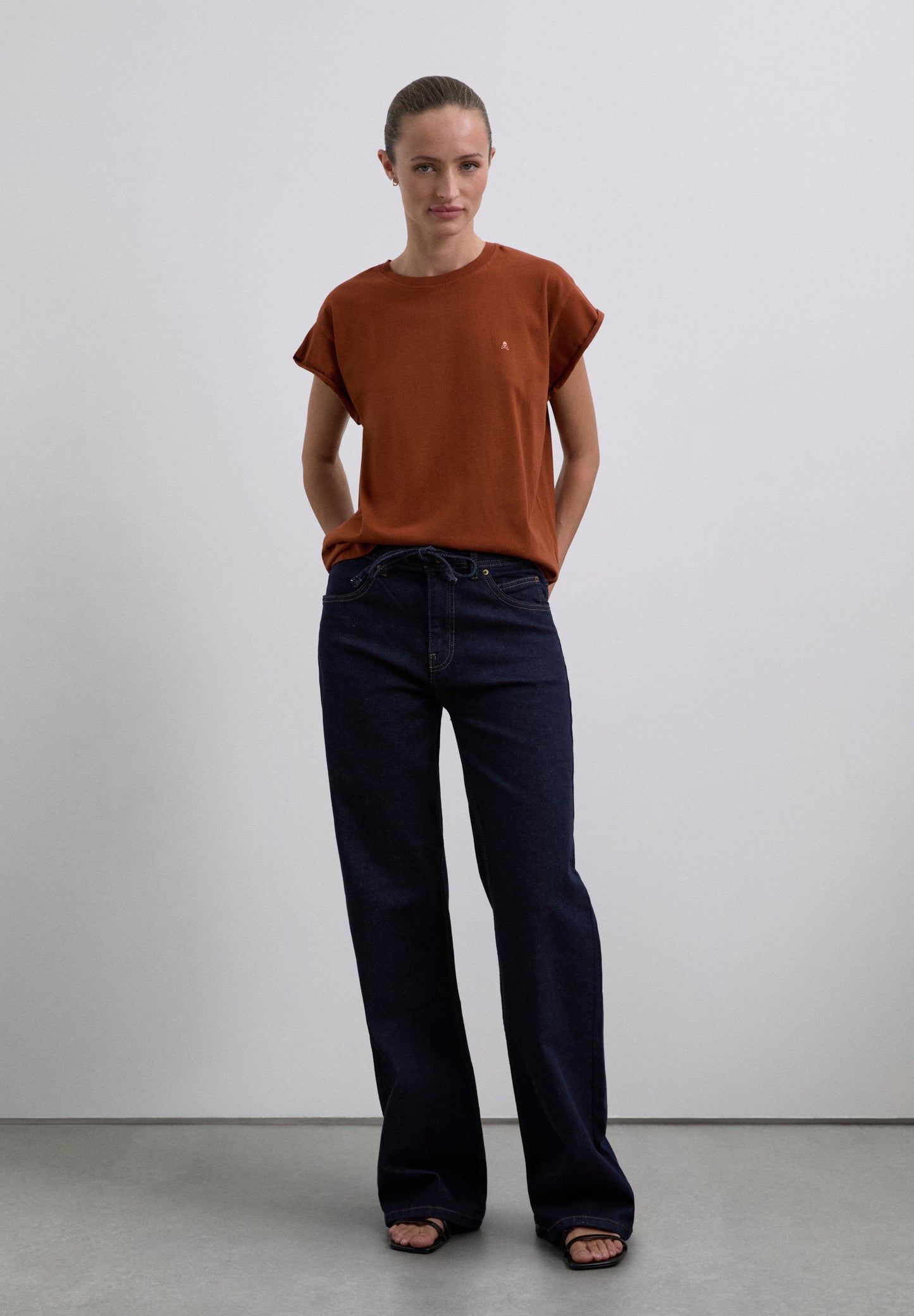 CAMISETA BÁSICA CALAVERA