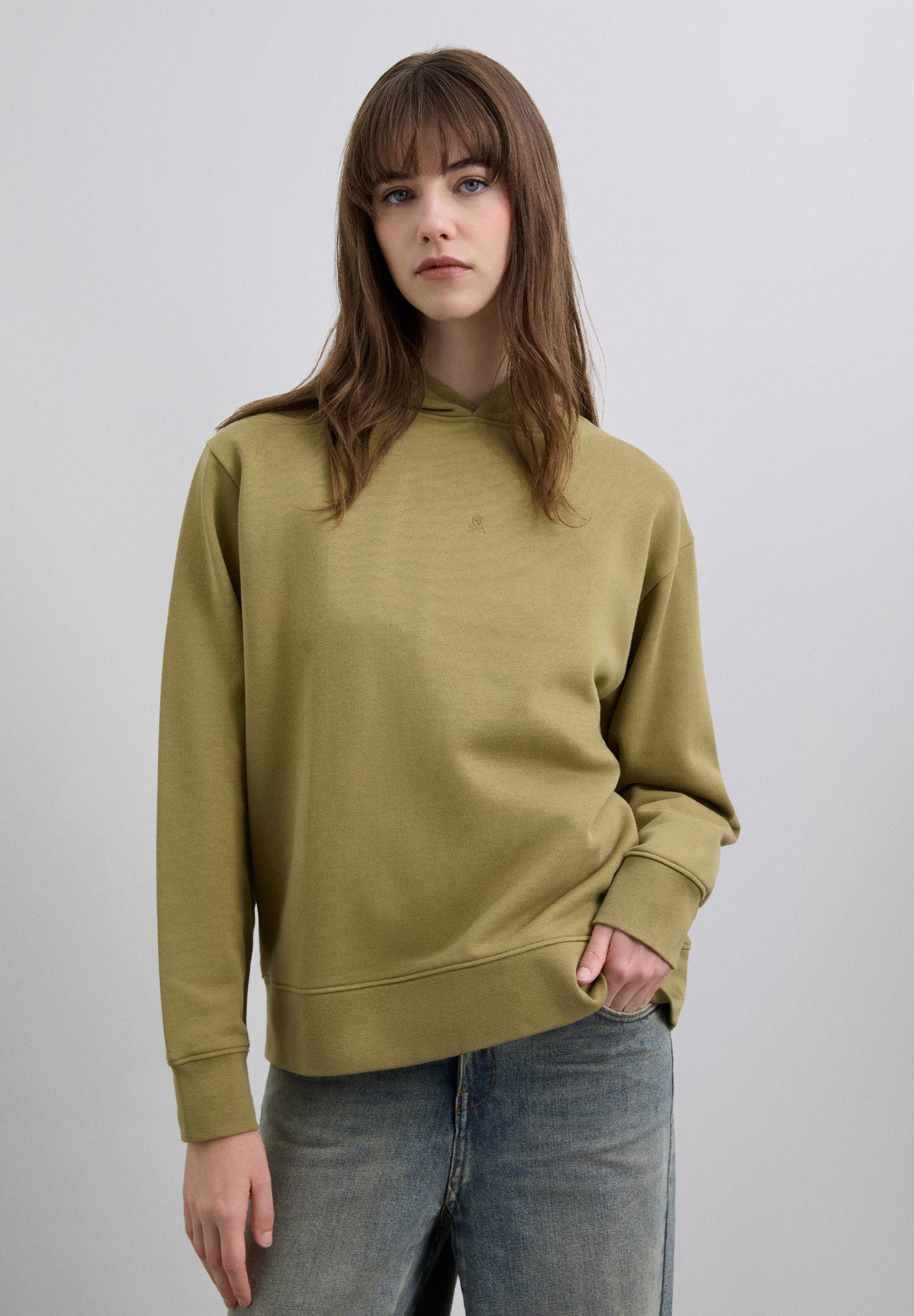 SUDADERA BÁSICA CALAVERA CAPUCHA