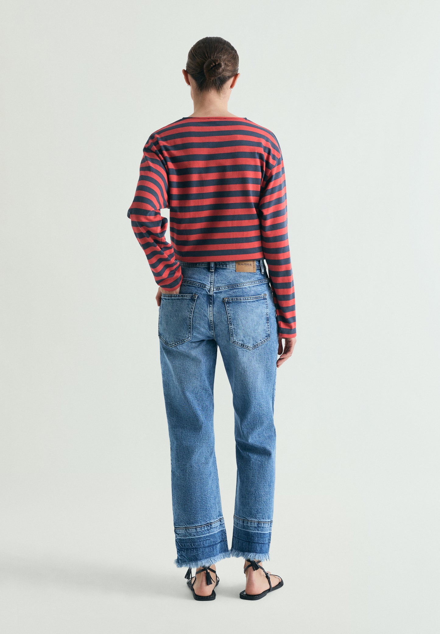 JEANS EFECTO LAVADO DESFLECADOS